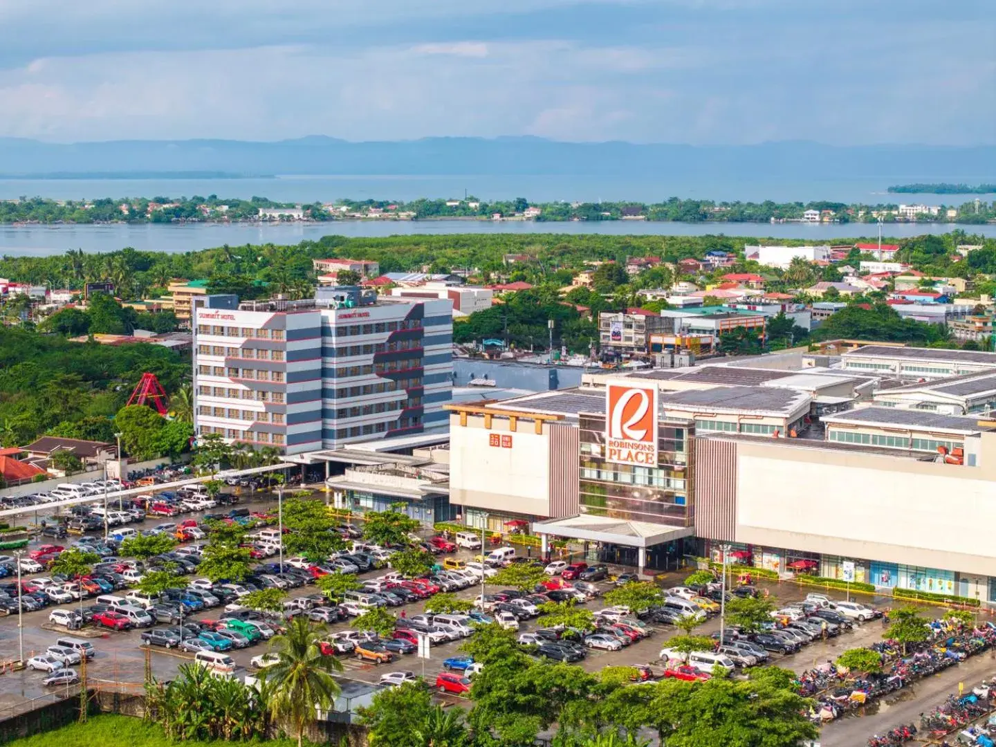 Property building in Summit Hotel Tacloban Property building in Summit Hotel Tacloban