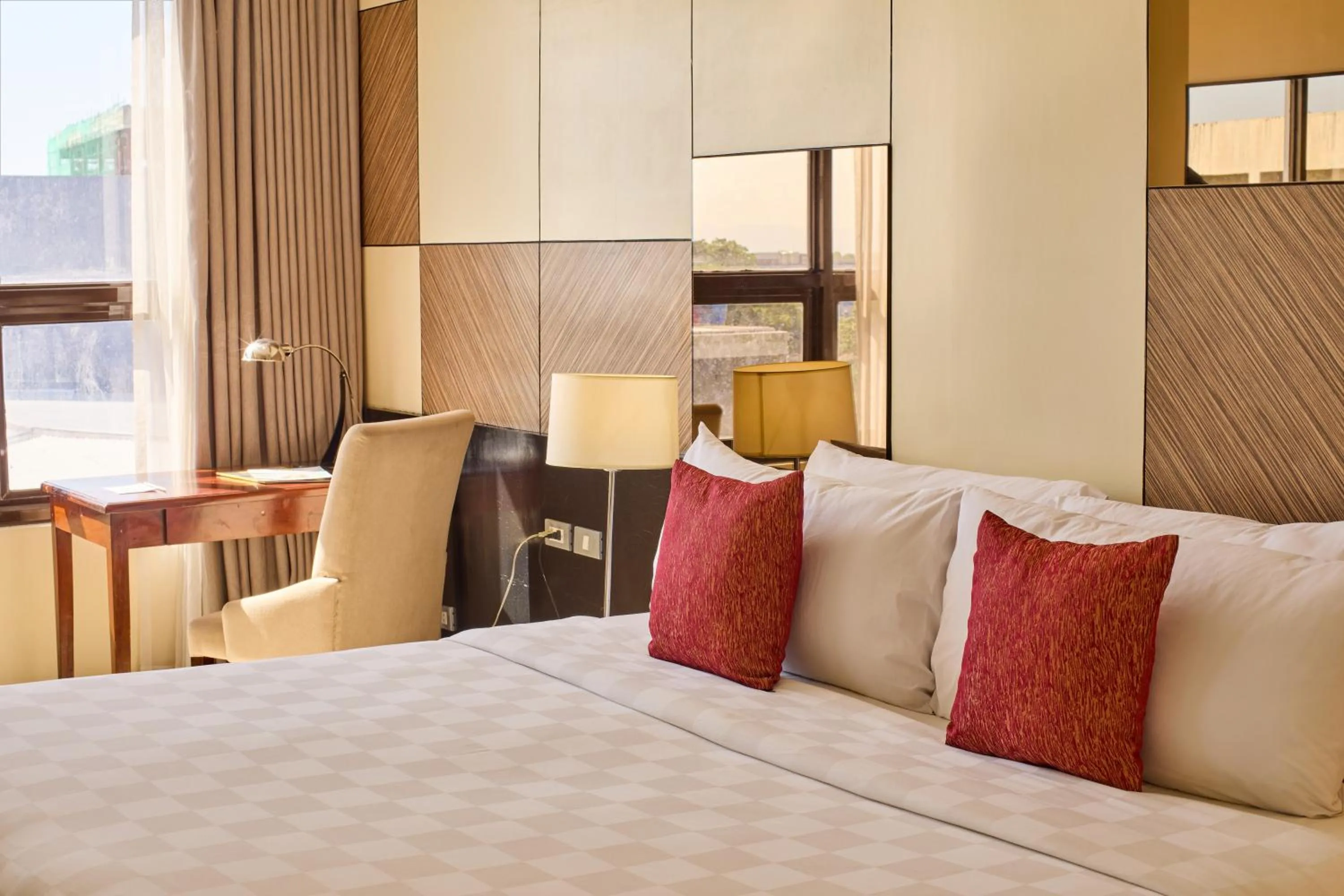 Bed in Summit Hotel Tacloban