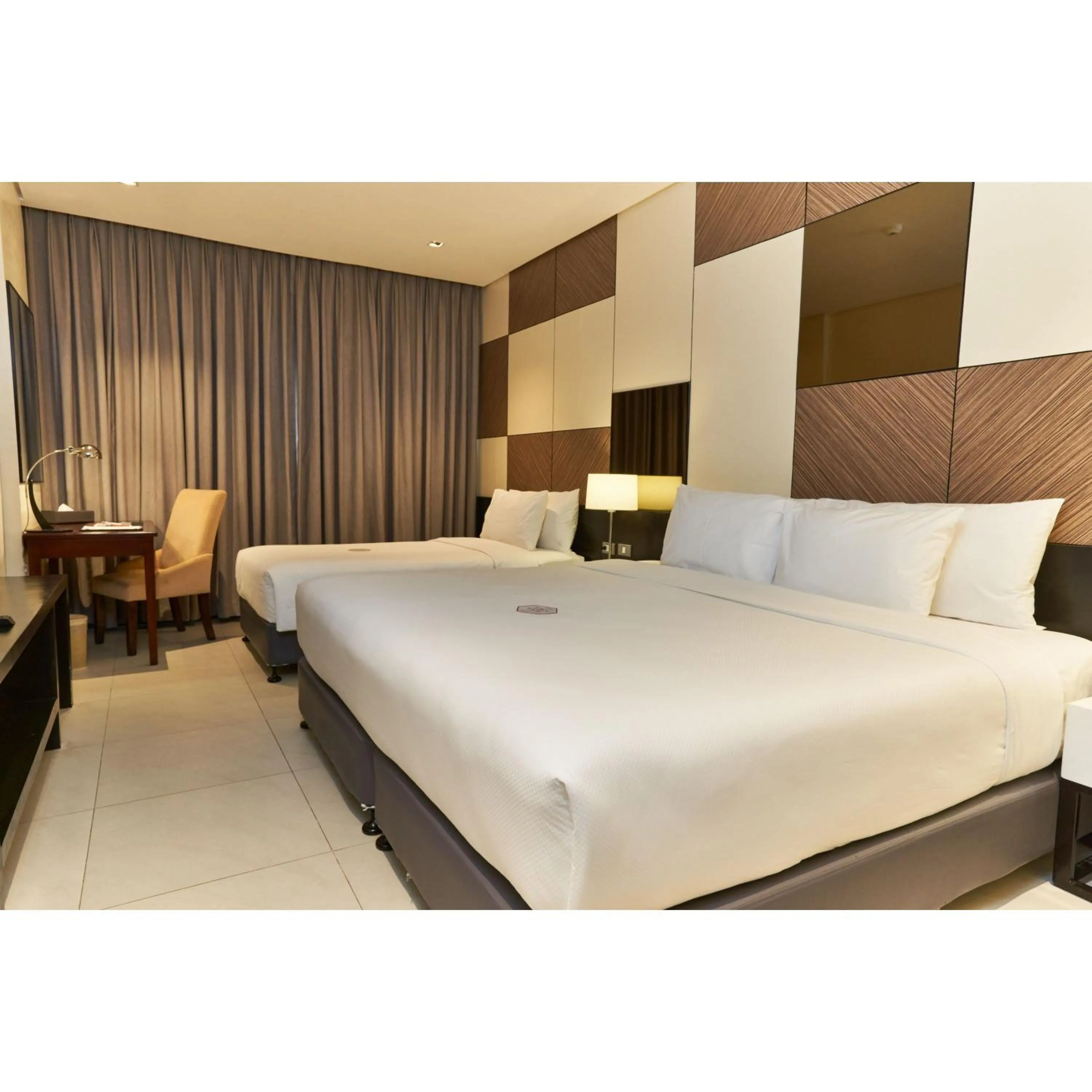 Bed in Summit Hotel Tacloban