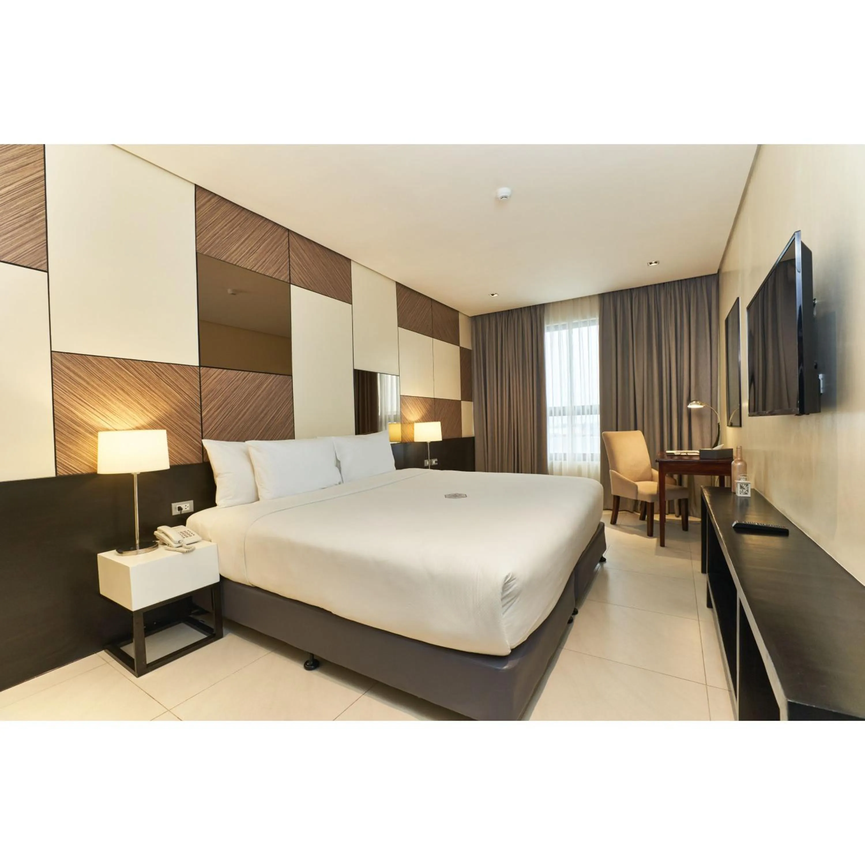 Bed in Summit Hotel Tacloban