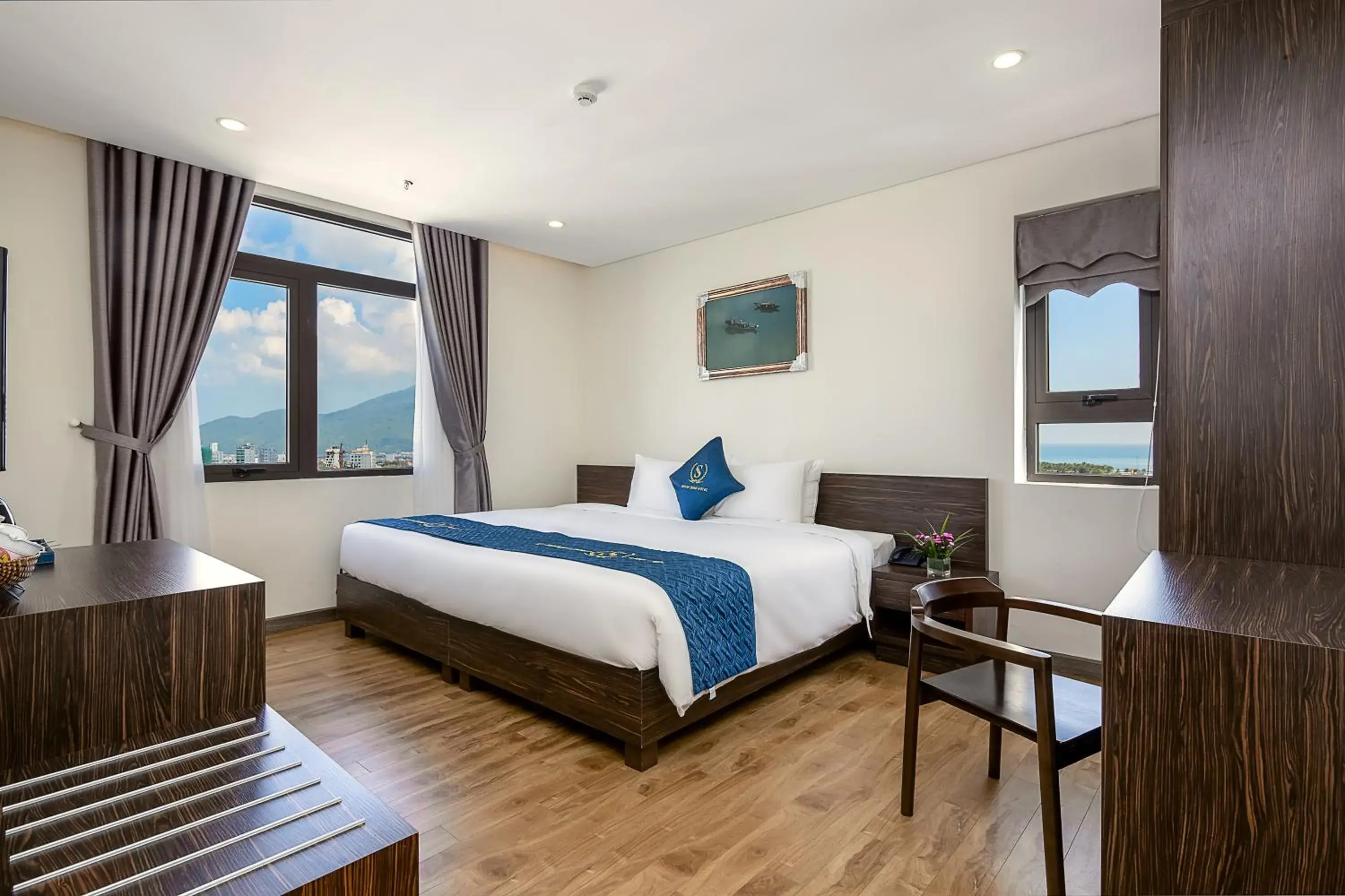 Toilet, Bed in Sepon Blue Hotel Toilet, Bed in Sepon Blue Hotel