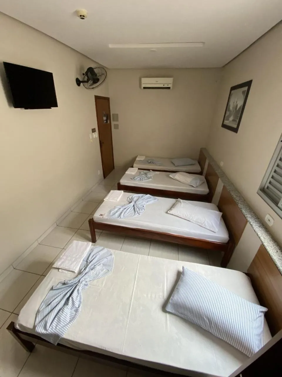 Bed in Colina Park Hotel