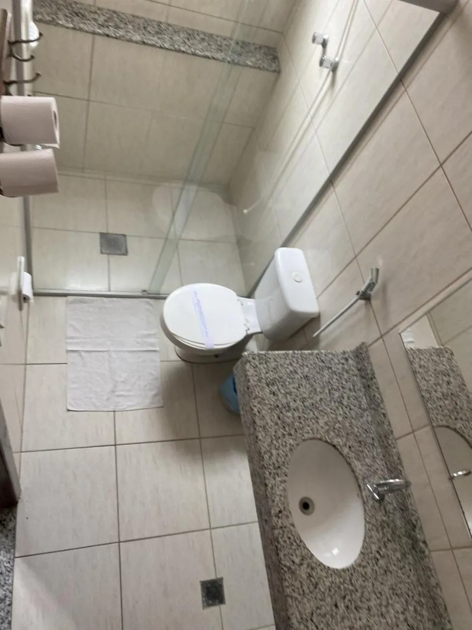 Bathroom in Colina Park Hotel