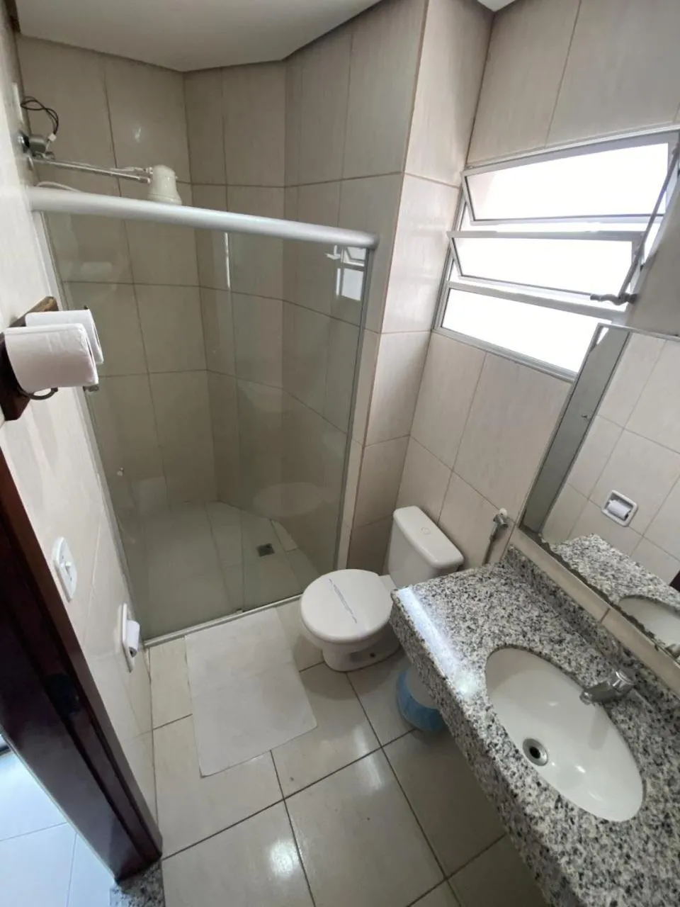 Bathroom in Colina Park Hotel