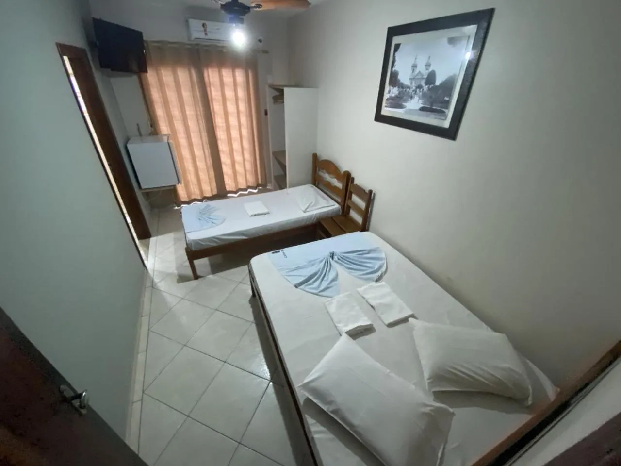 Bathroom, Bed in Colina Park Hotel