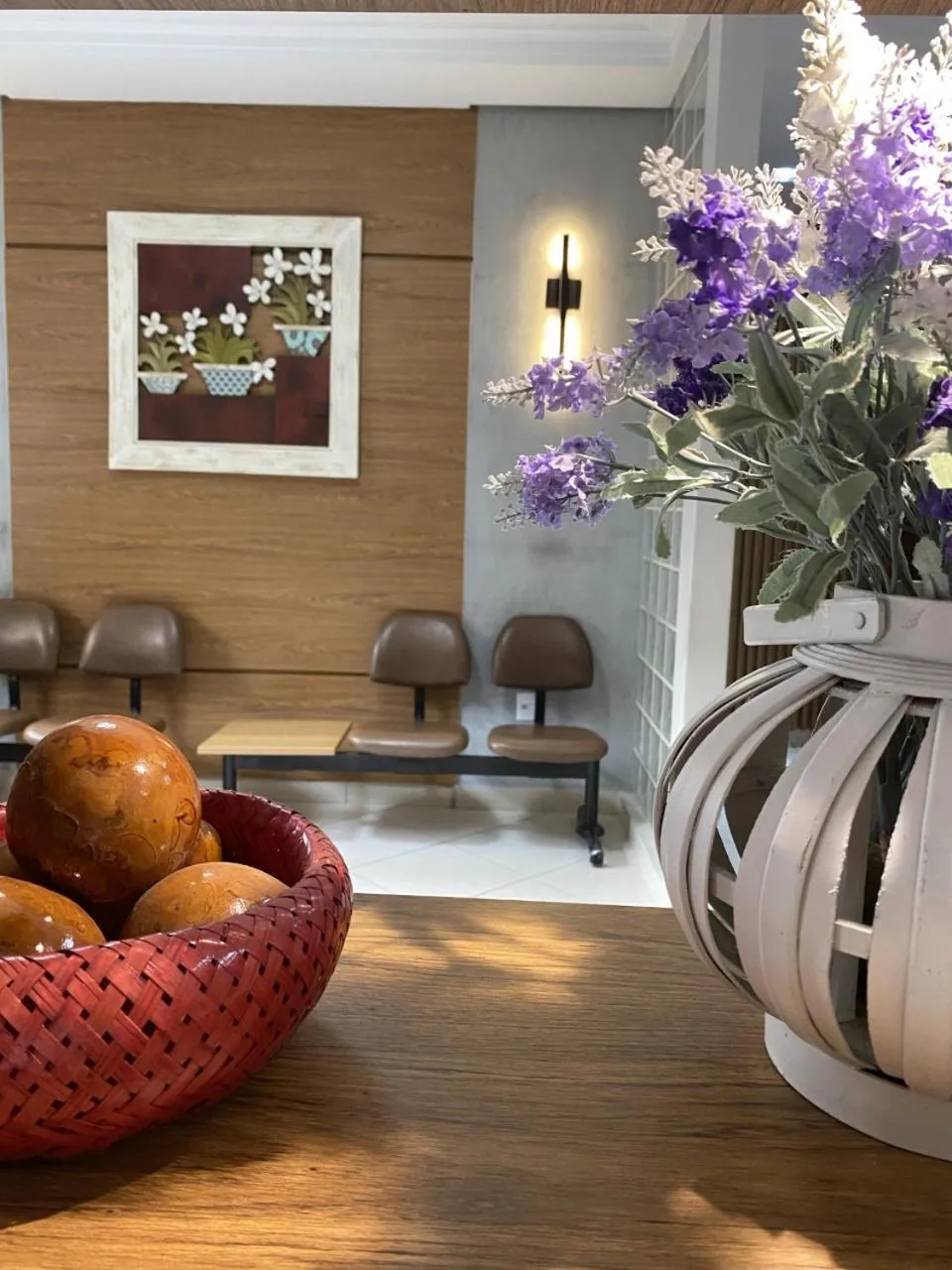 Communal lounge/ TV room in Colina Park Hotel
