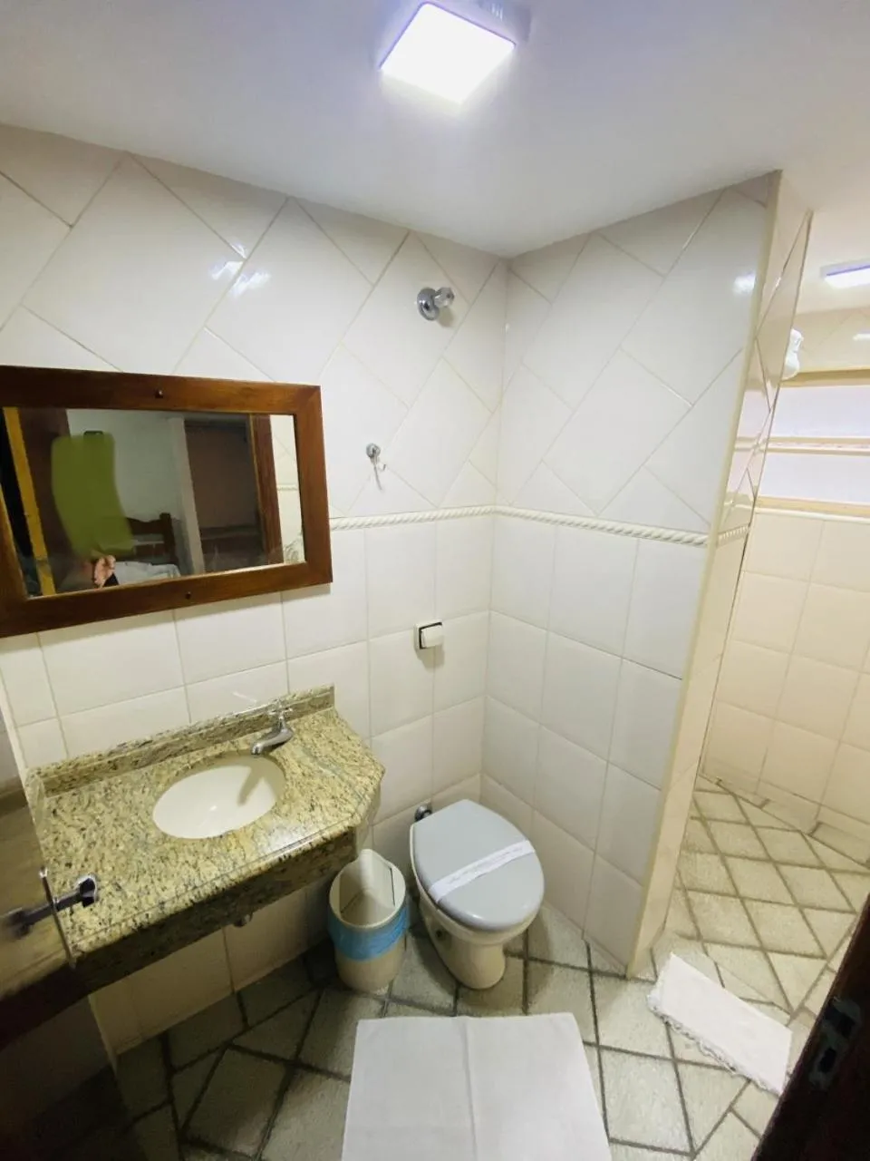 Shower in Colina Park Hotel