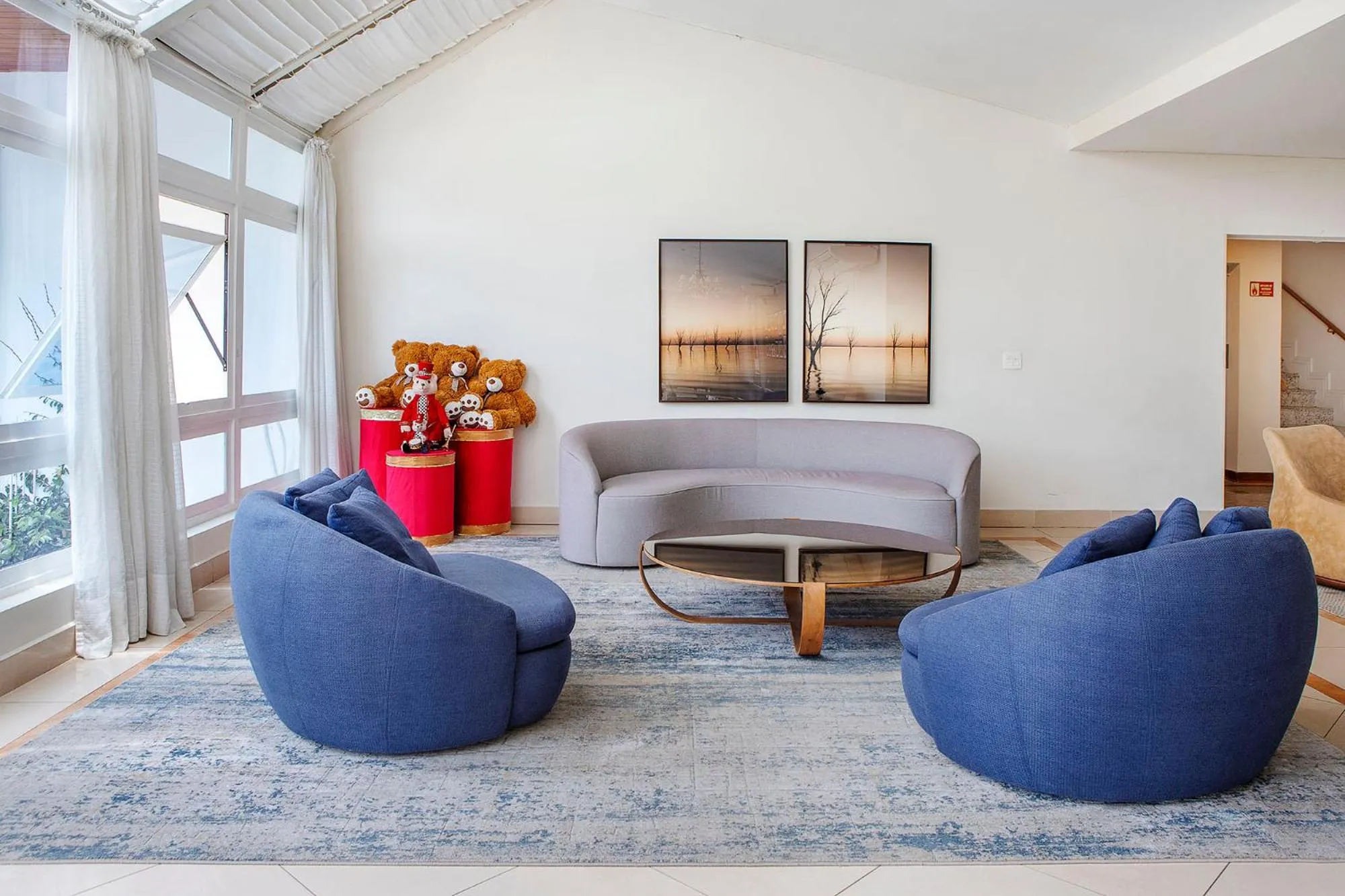 Communal lounge/ TV room in Hotel Estoril