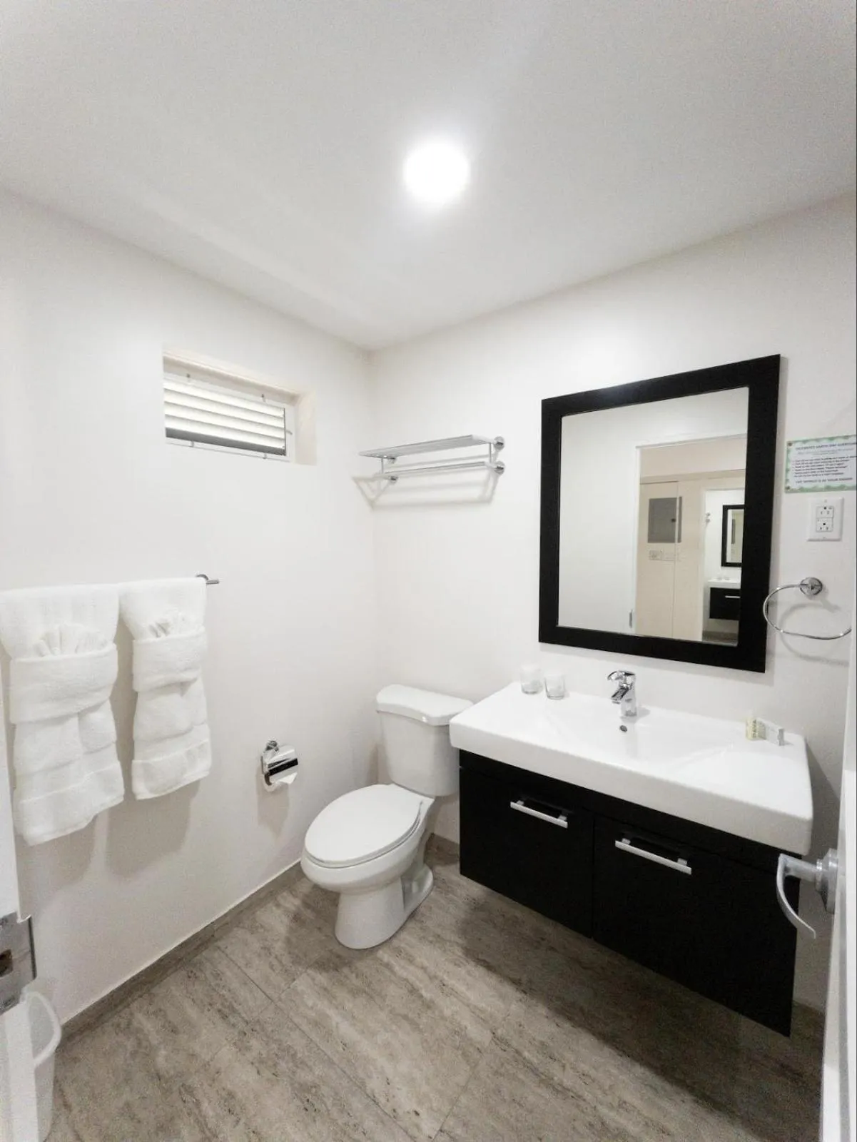 Toilet in Coconut Court Beach Hotel