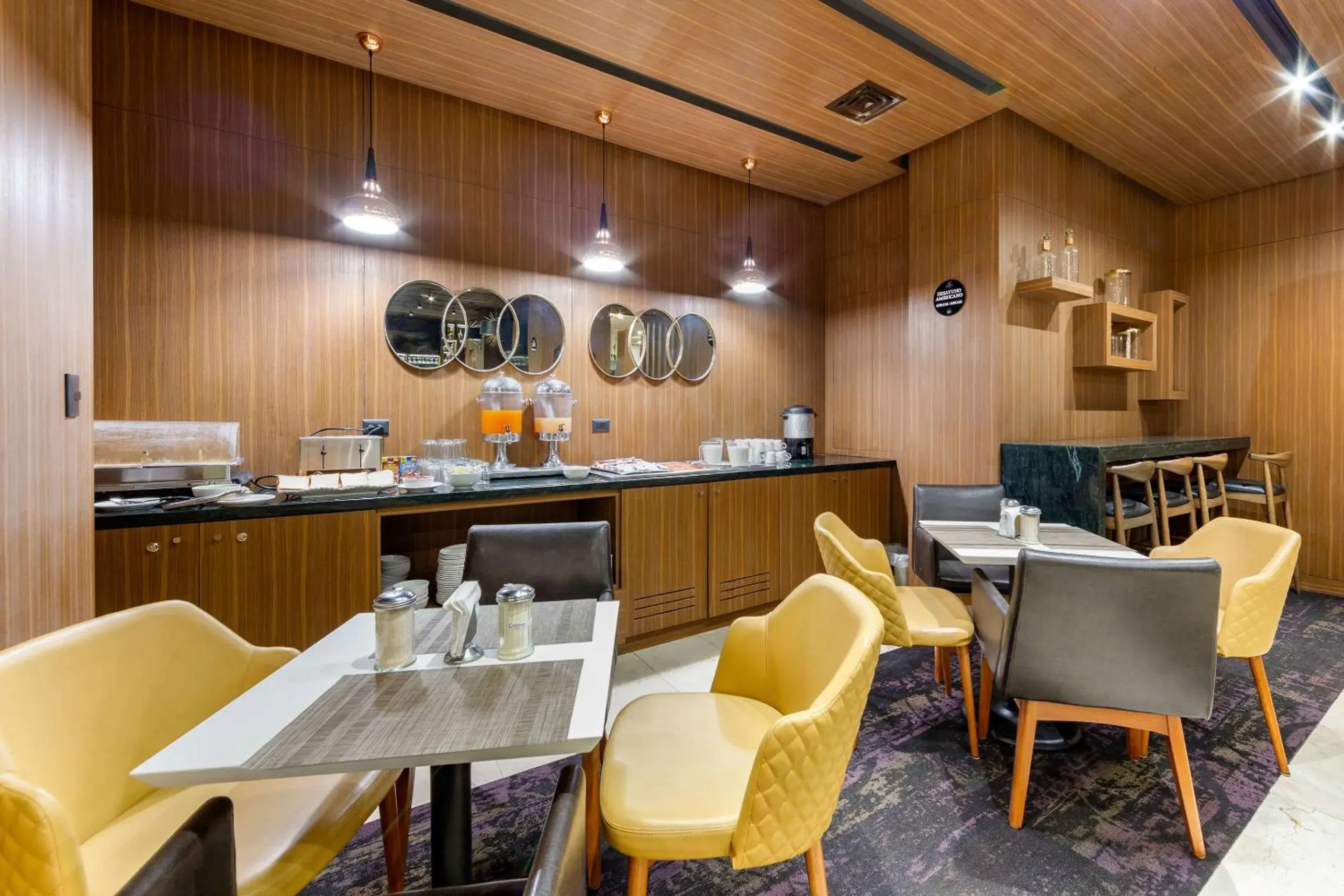 Breakfast in Quality Inn Chihuahua San Francisco Breakfast in Quality Inn Chihuahua San Francisco