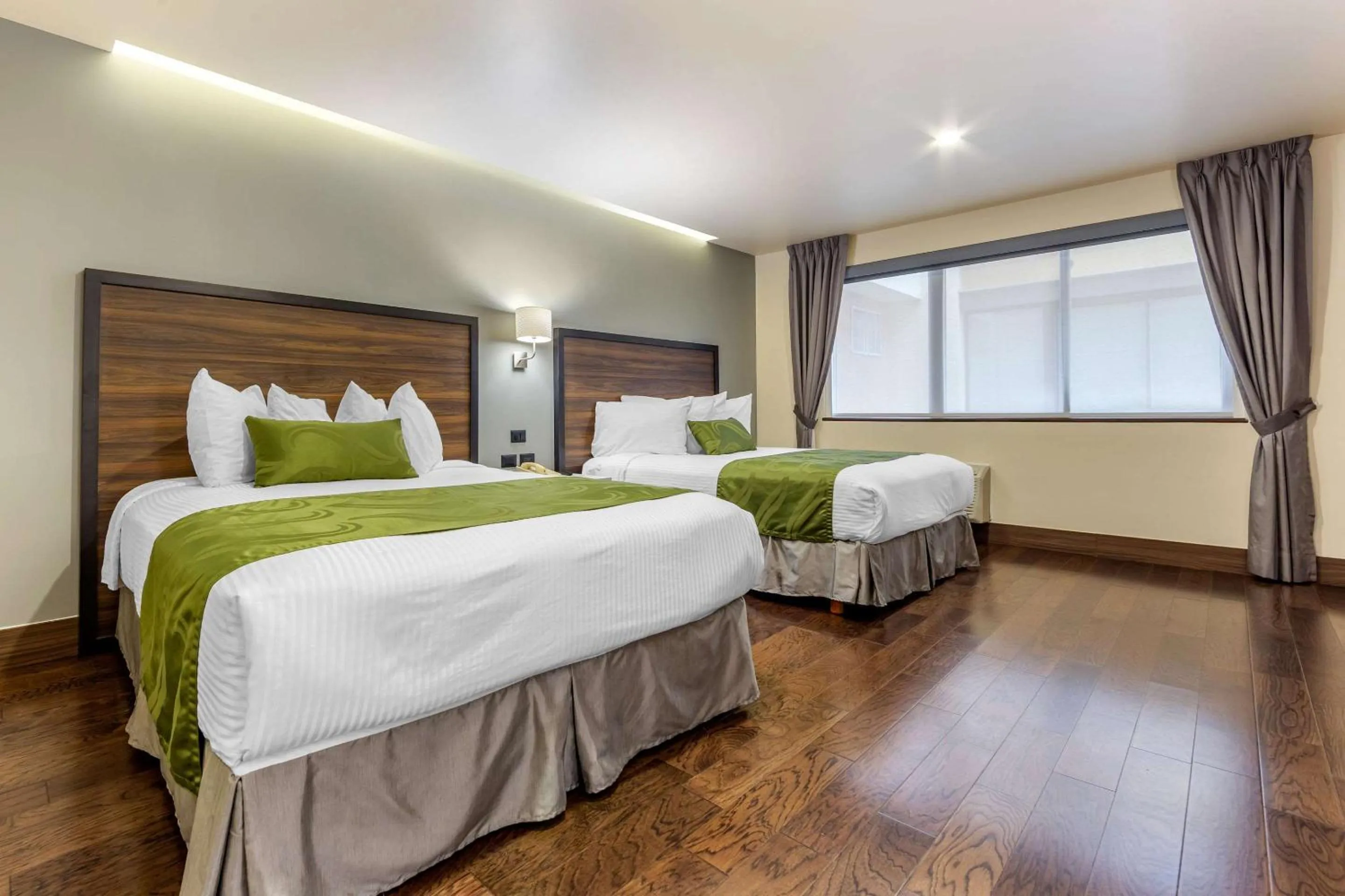 Bedroom in Quality Inn Chihuahua San Francisco