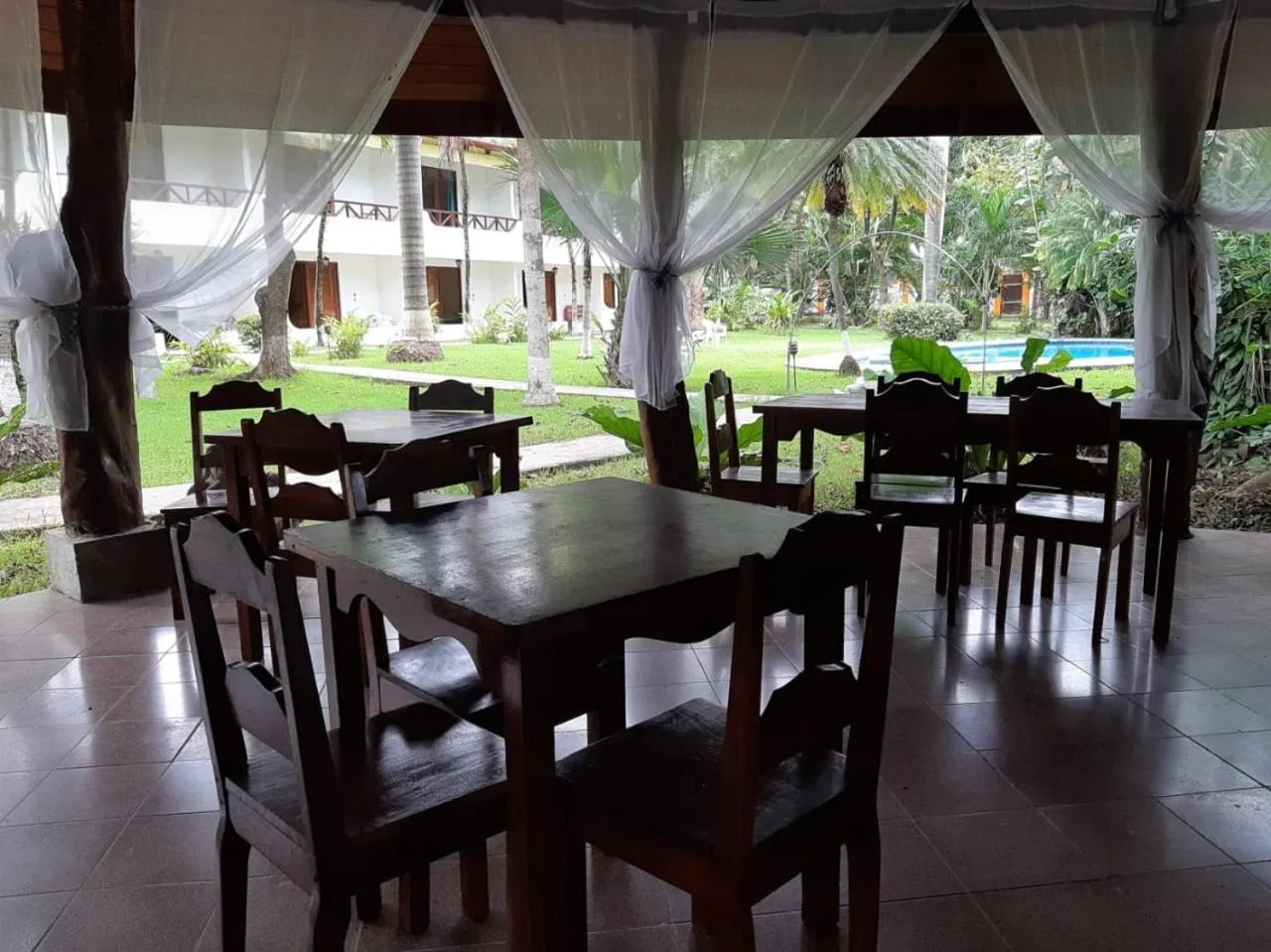 Restaurant/places to eat in Samara Beach Hotel