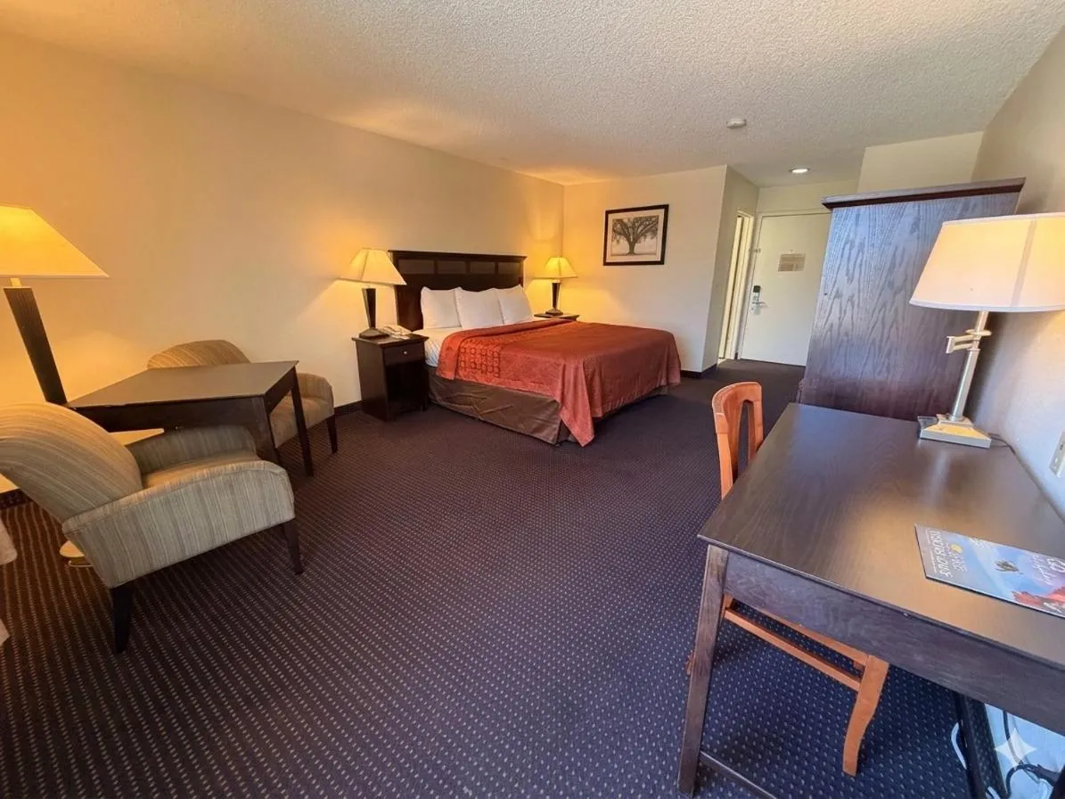 Bed in Inn of Lompoc