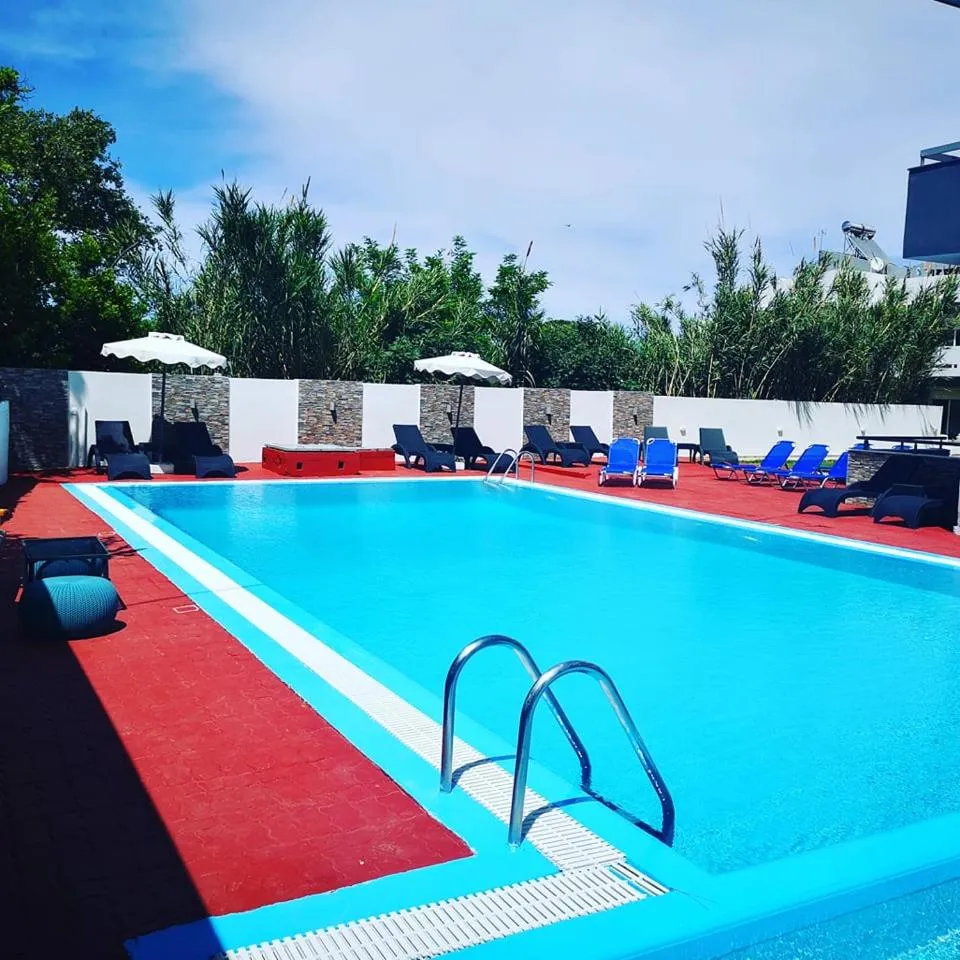 Swimming pool in Platoni Elite Villas