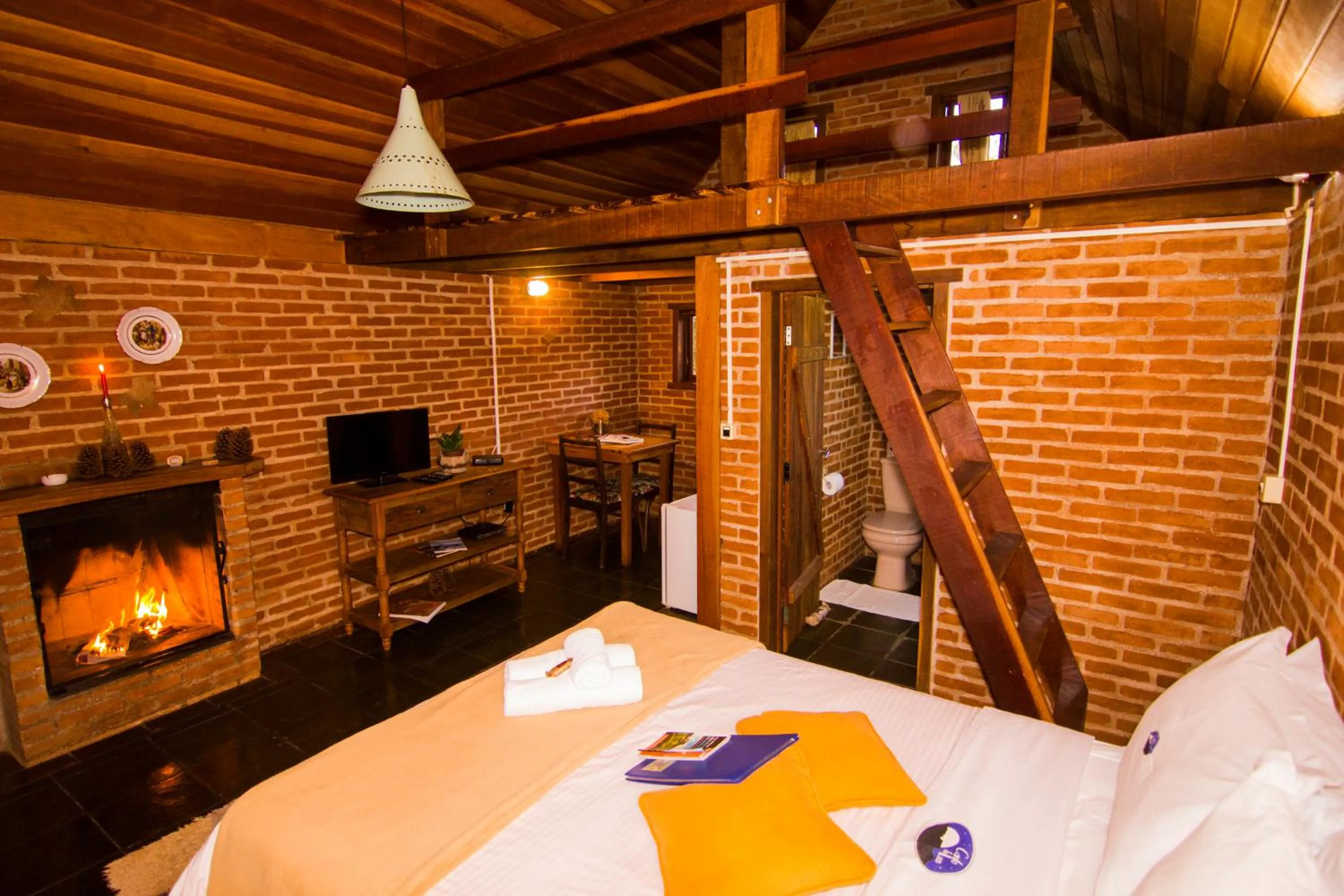 Bedroom, Bed in Pousada Canto da Lua