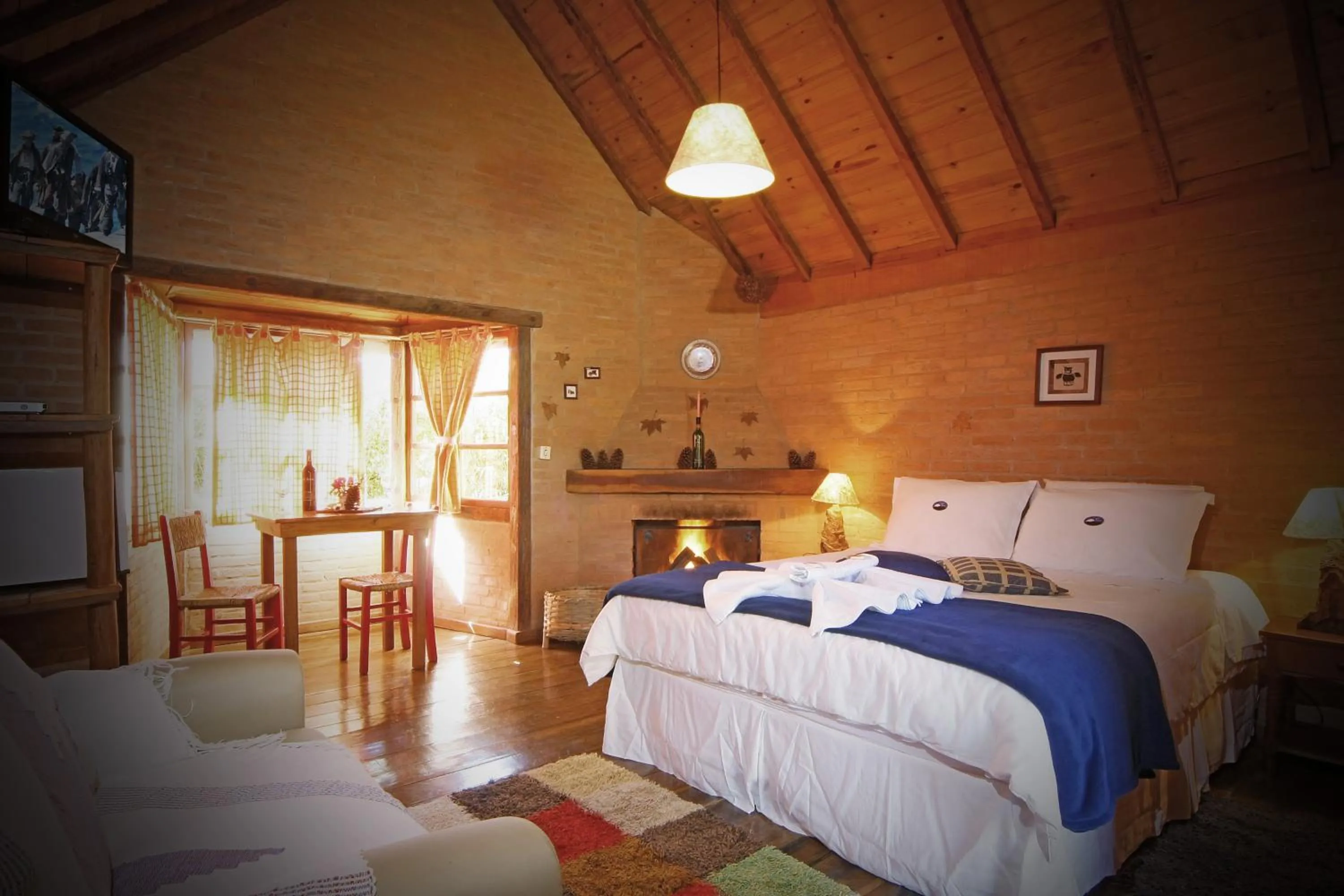 Photo of the whole room, Bed in Pousada Canto da Lua