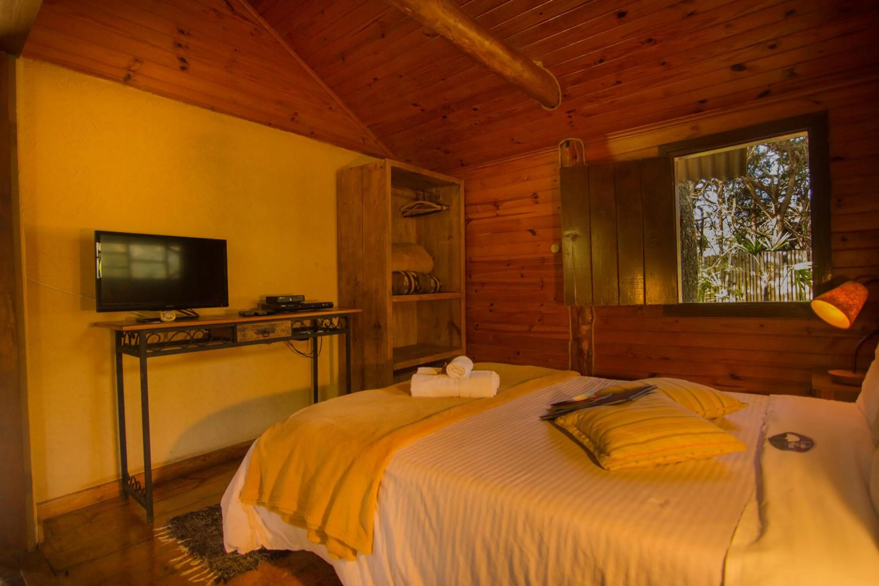 Bedroom, Bed in Pousada Canto da Lua