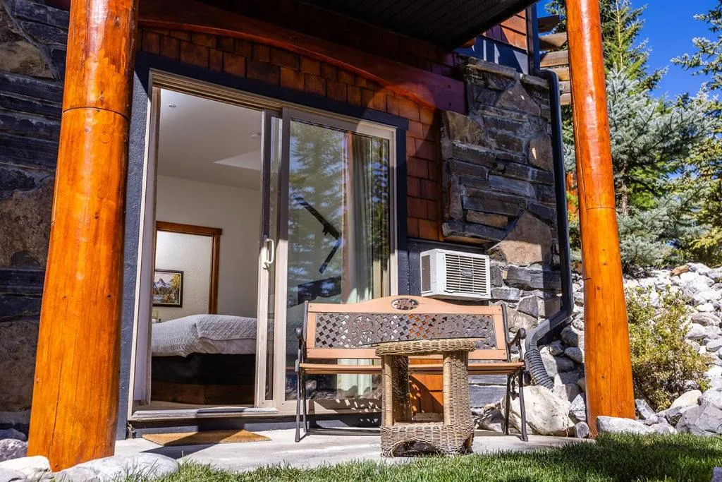 Balcony/Terrace in A Bear and Bison Country Inn