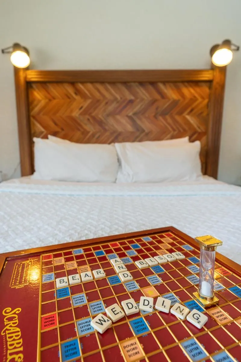 Bedroom, Bed in A Bear and Bison Country Inn