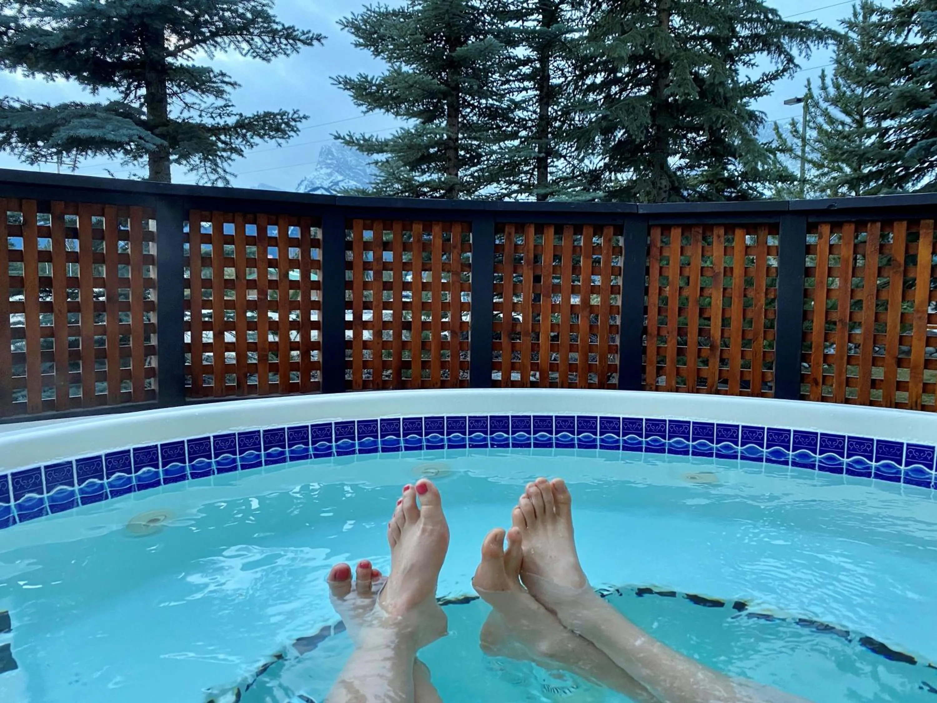 Hot Tub in A Bear and Bison Country Inn
