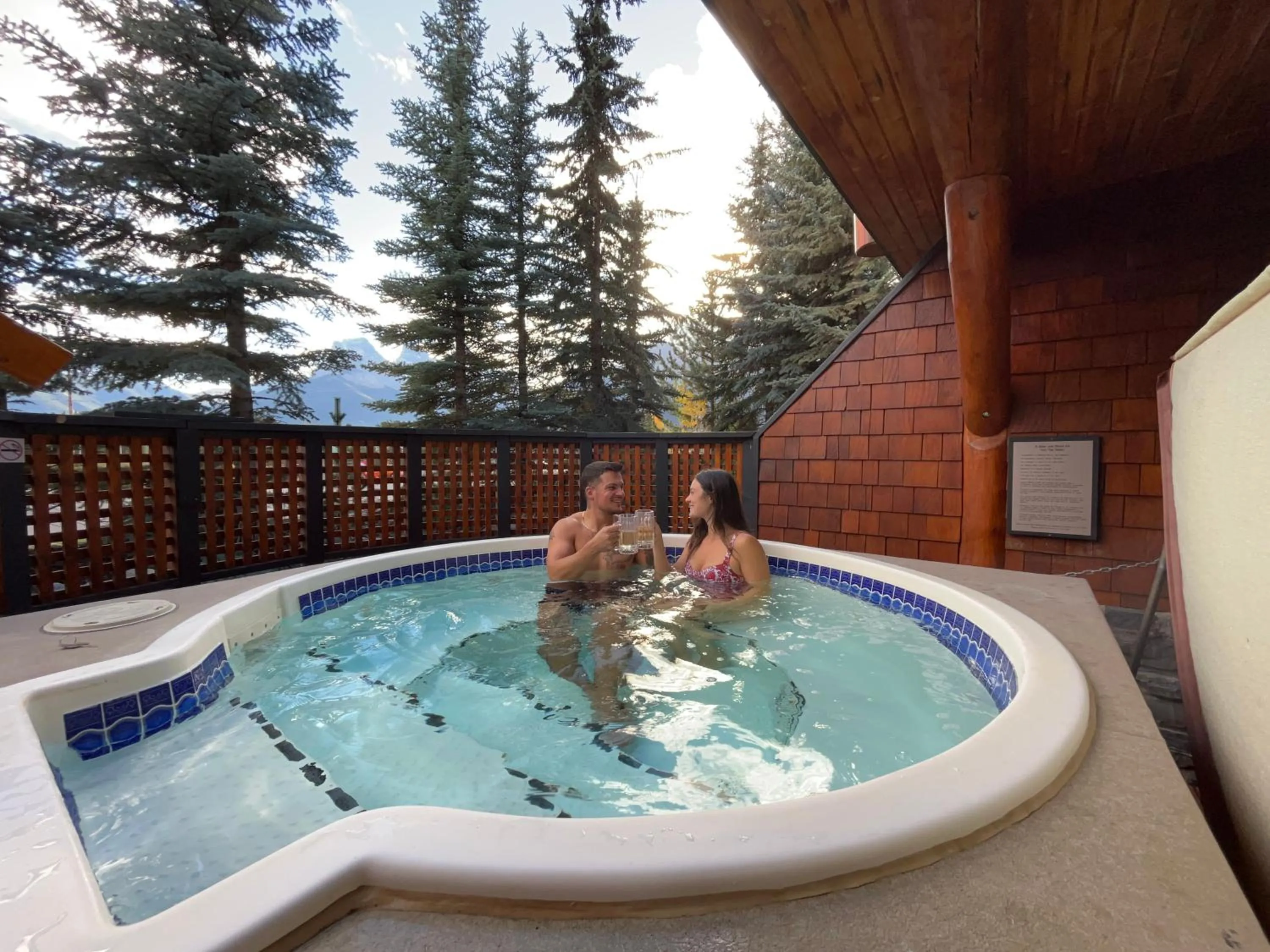 Hot Tub in A Bear and Bison Country Inn