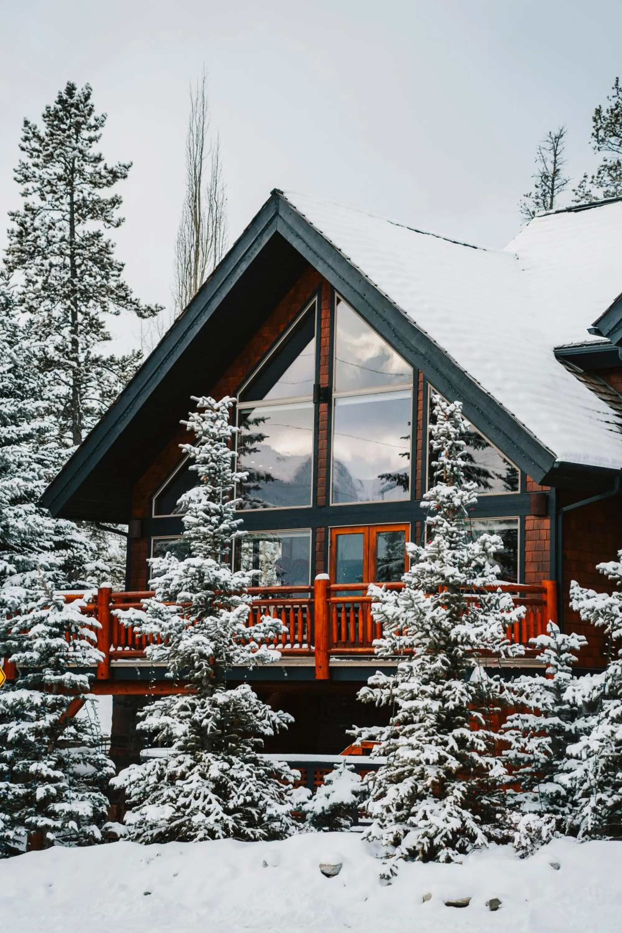 Property building in A Bear and Bison Country Inn