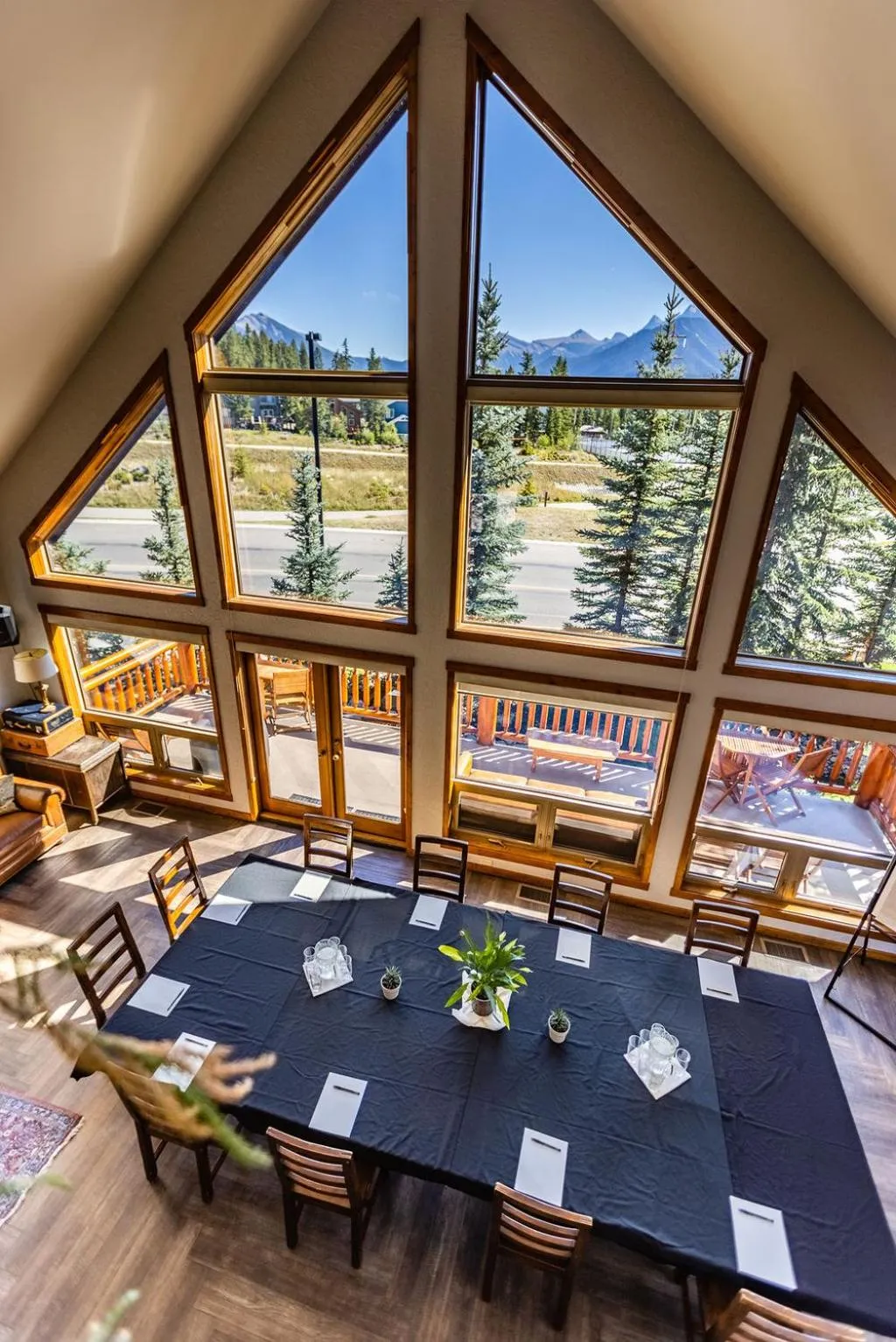 Dining area in A Bear and Bison Country Inn