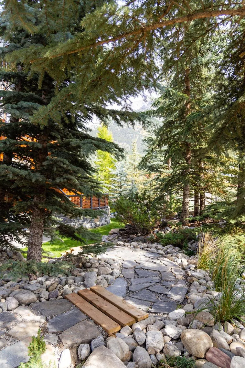 Garden in A Bear and Bison Country Inn