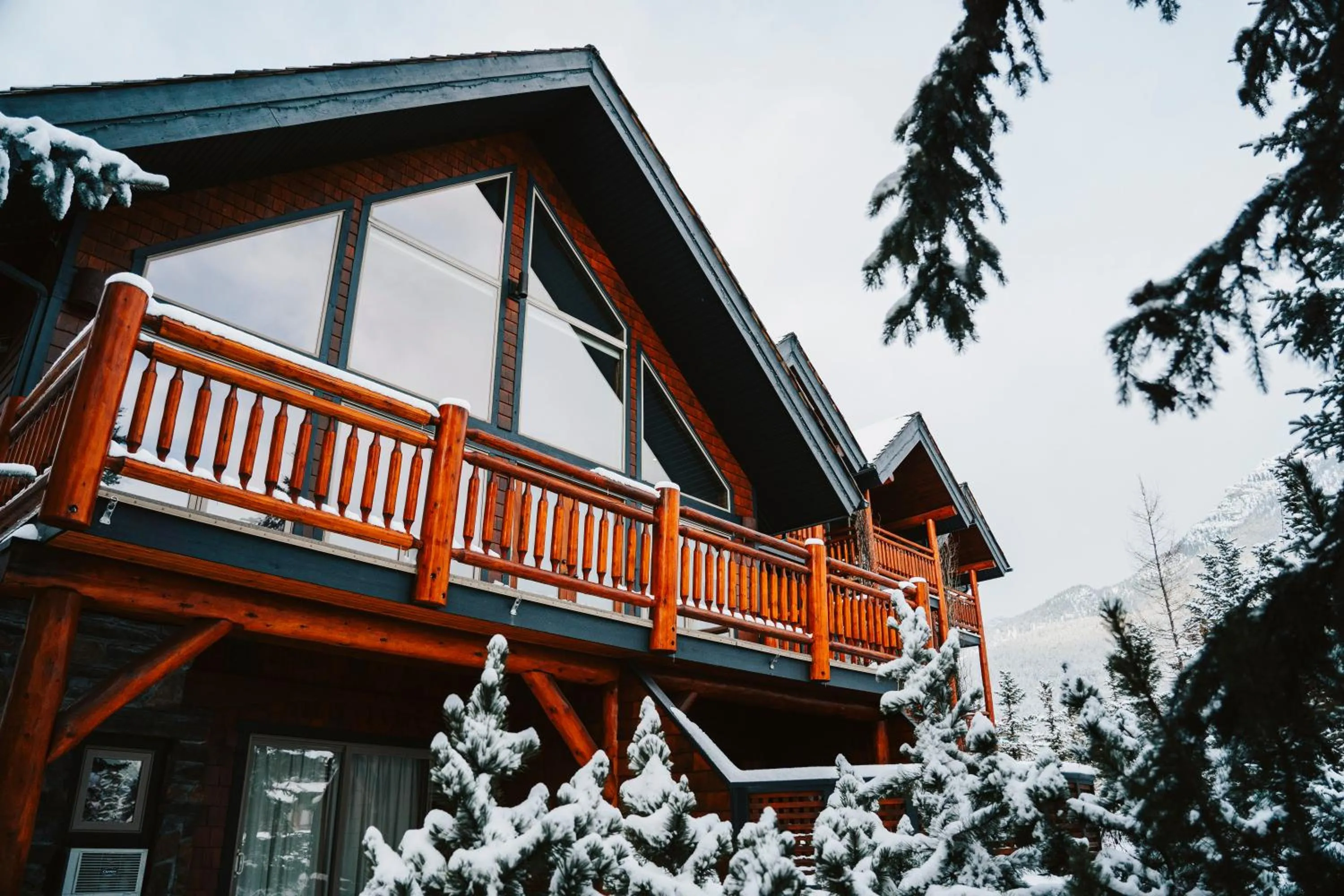 Property building in A Bear and Bison Country Inn