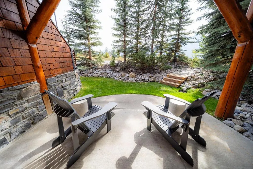 Patio in A Bear and Bison Country Inn