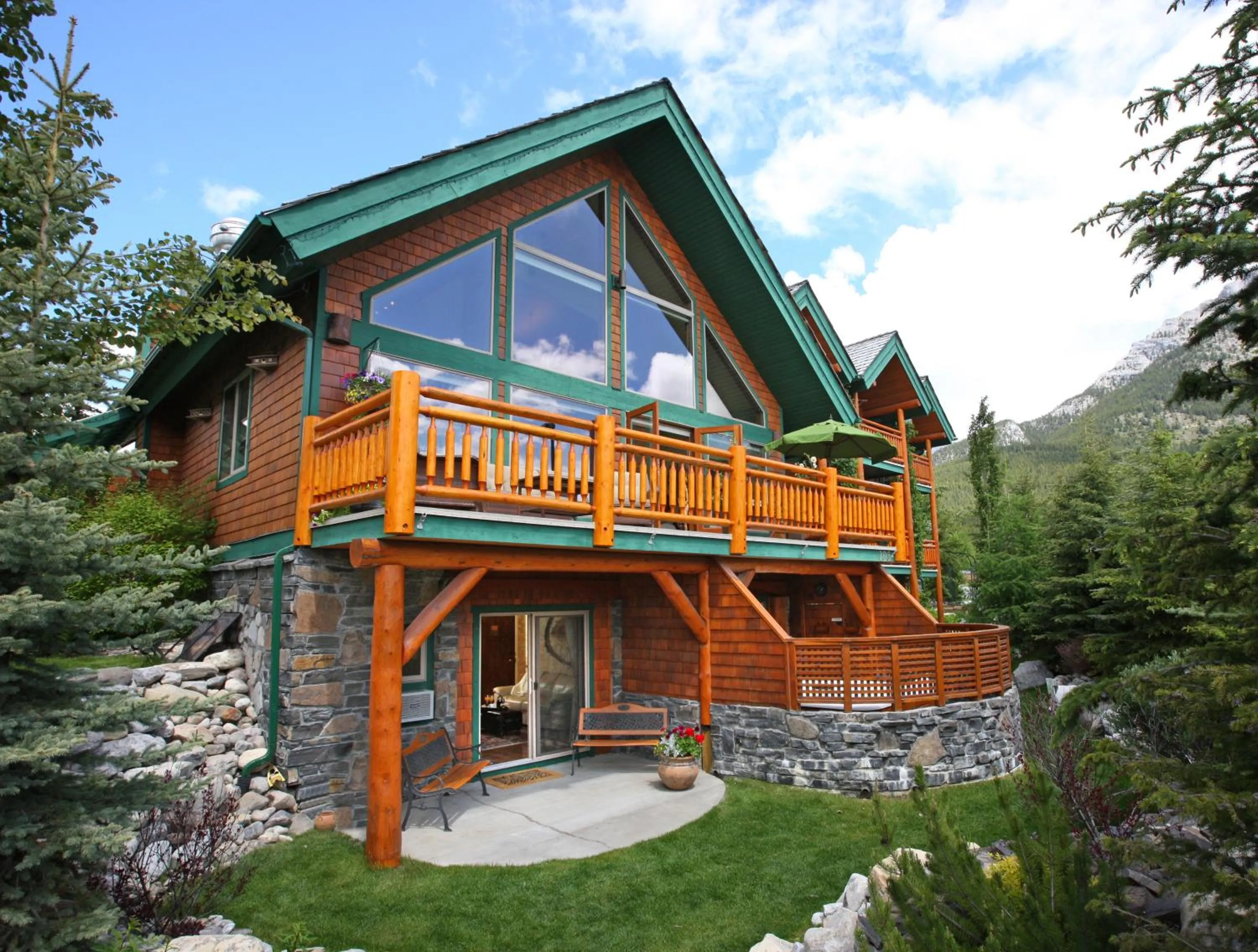 Facade/entrance in A Bear and Bison Country Inn
