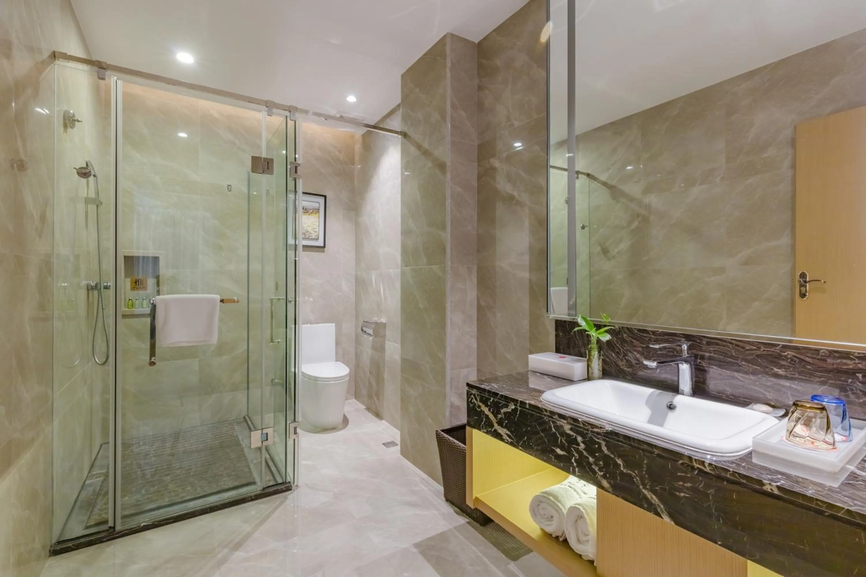Shower in Taishan He Style Hotel