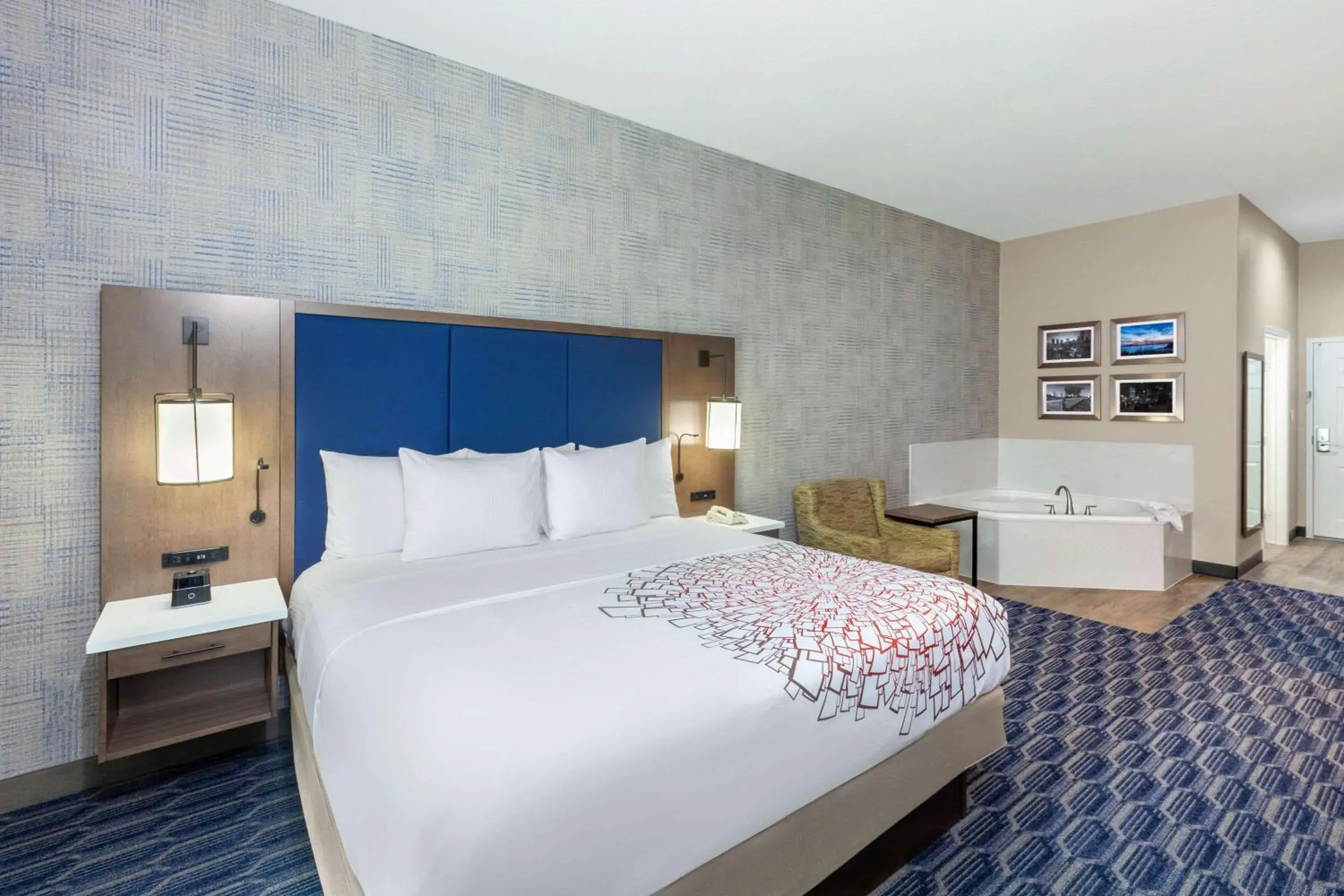 Deluxe King Room - Non-Smoking in La Quinta by Wyndham Houston Channelview Deluxe King Room - Non-Smoking in La Quinta by Wyndham Houston Channelview