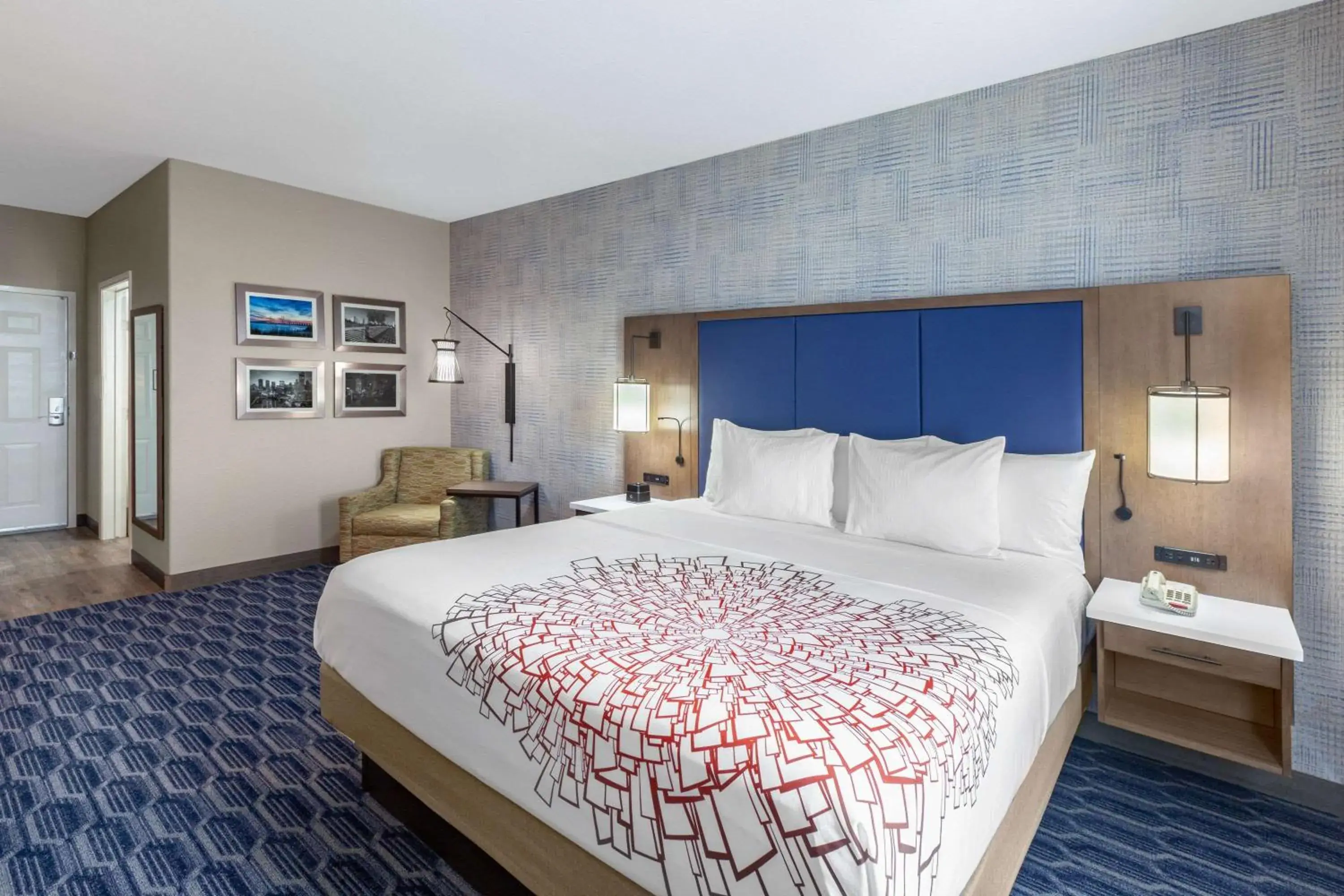 Standard King Room in La Quinta by Wyndham Houston Channelview Standard King Room in La Quinta by Wyndham Houston Channelview