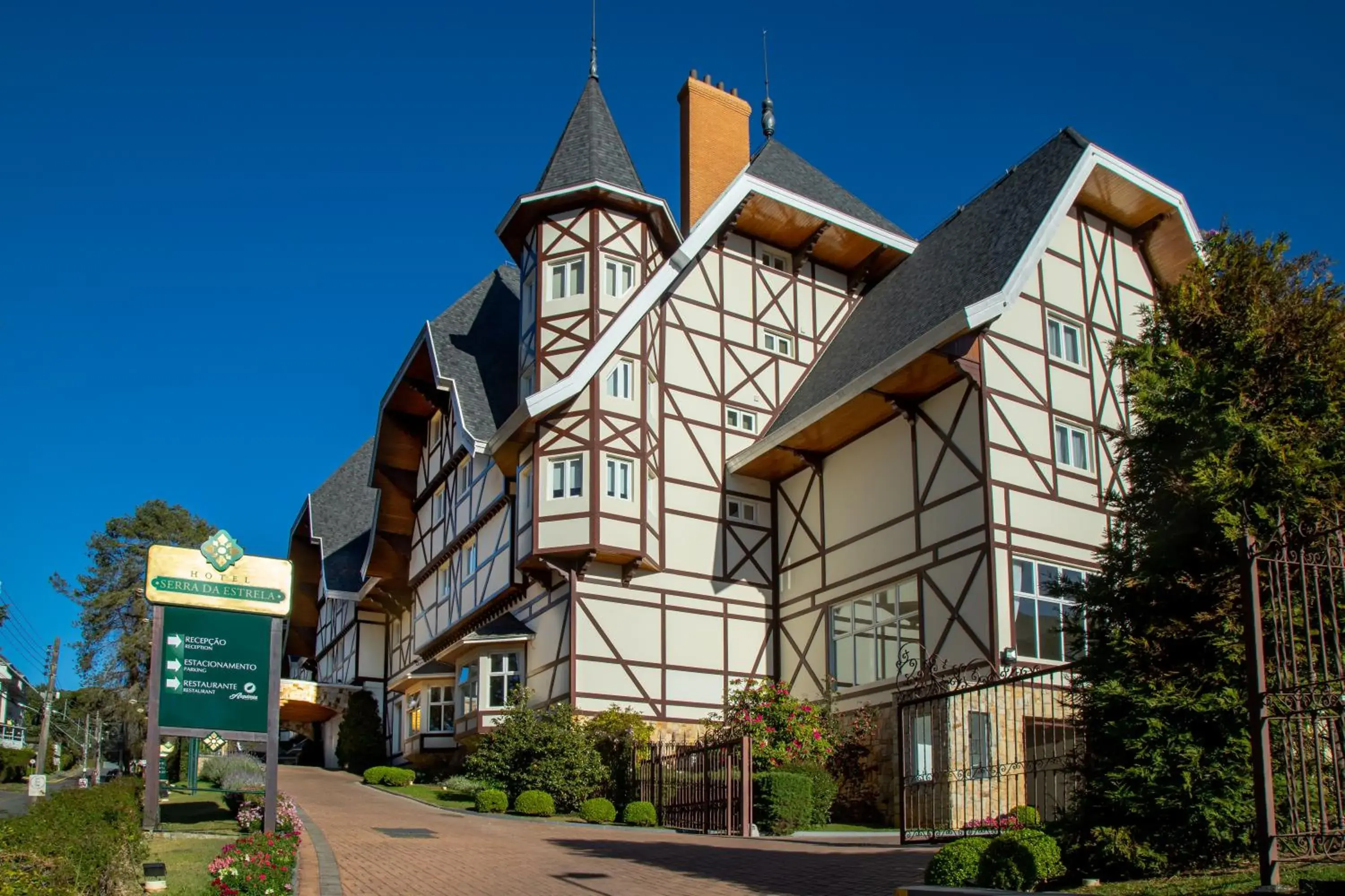 Property building in Hotel Serra da Estrela Property building in Hotel Serra da Estrela