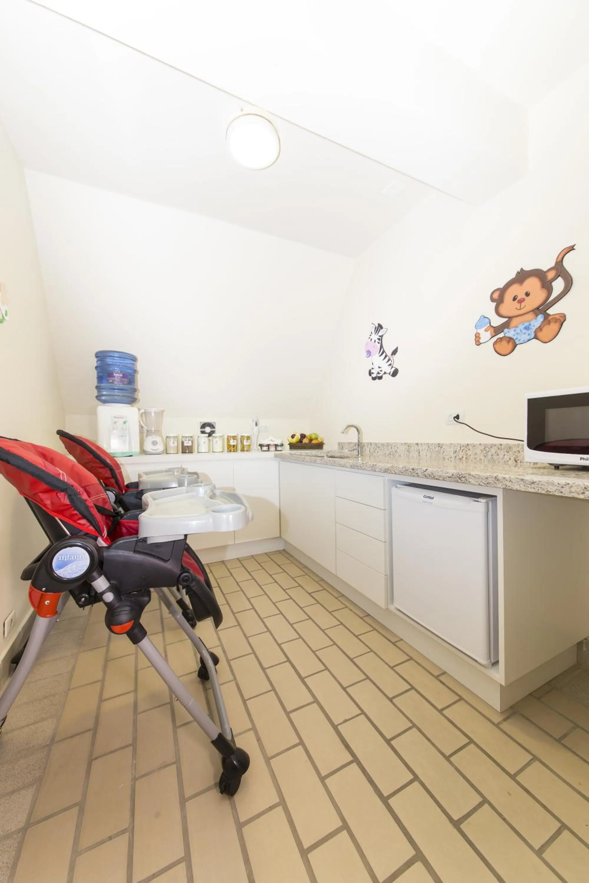 Kitchen or kitchenette in Hotel Serra da Estrela