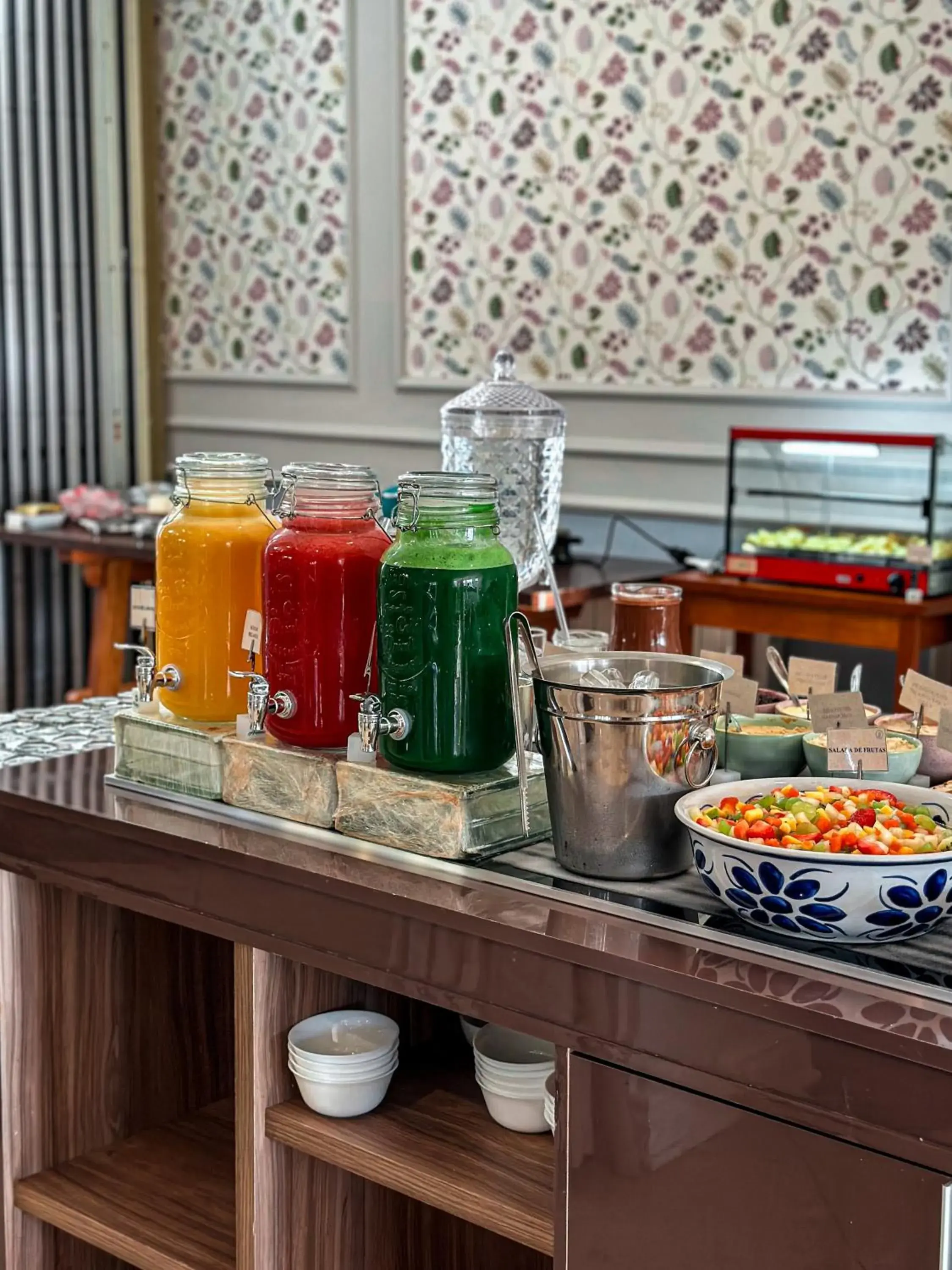 Buffet breakfast in Hotel Serra da Estrela Buffet breakfast in Hotel Serra da Estrela