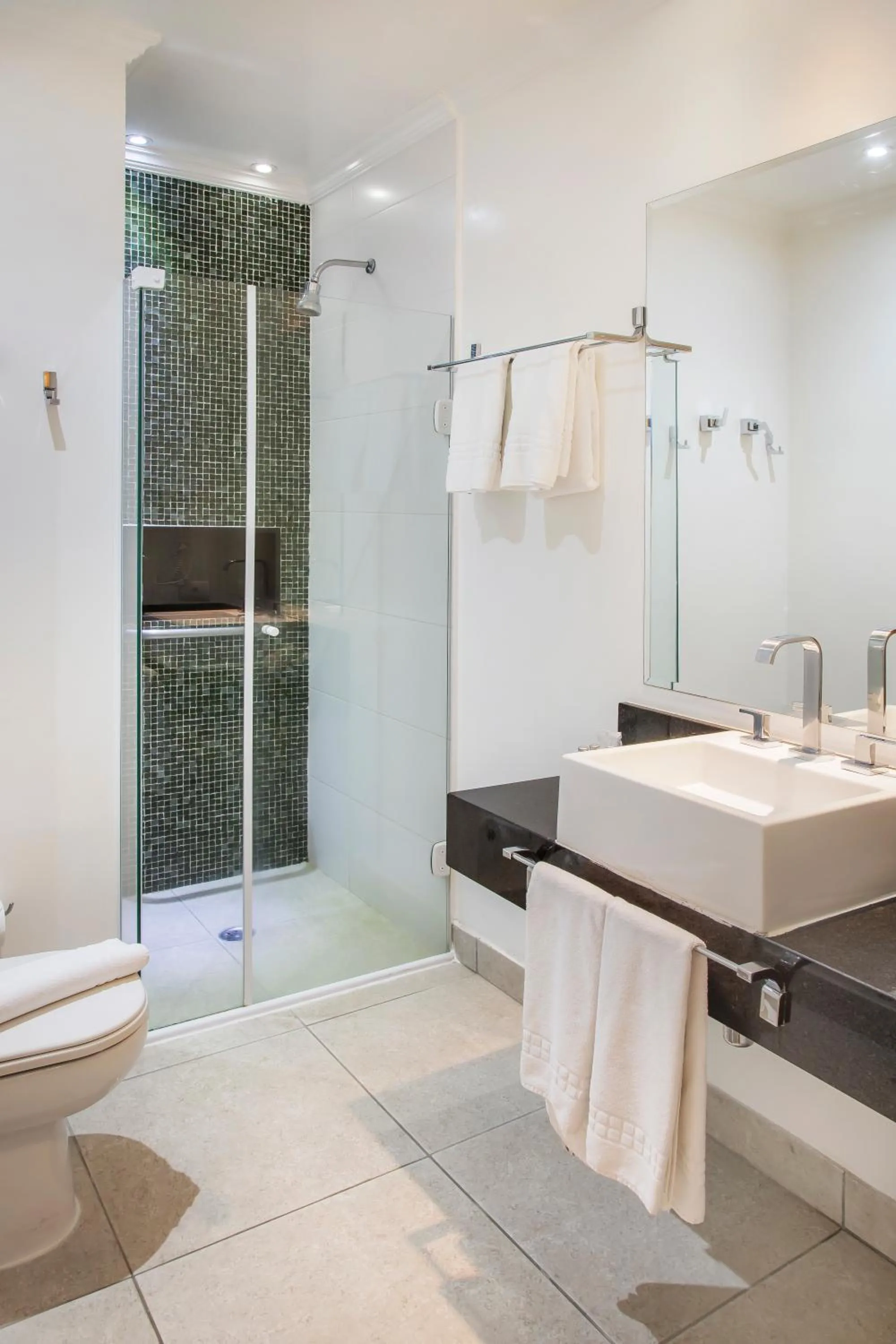 Shower in Hotel Serra da Estrela