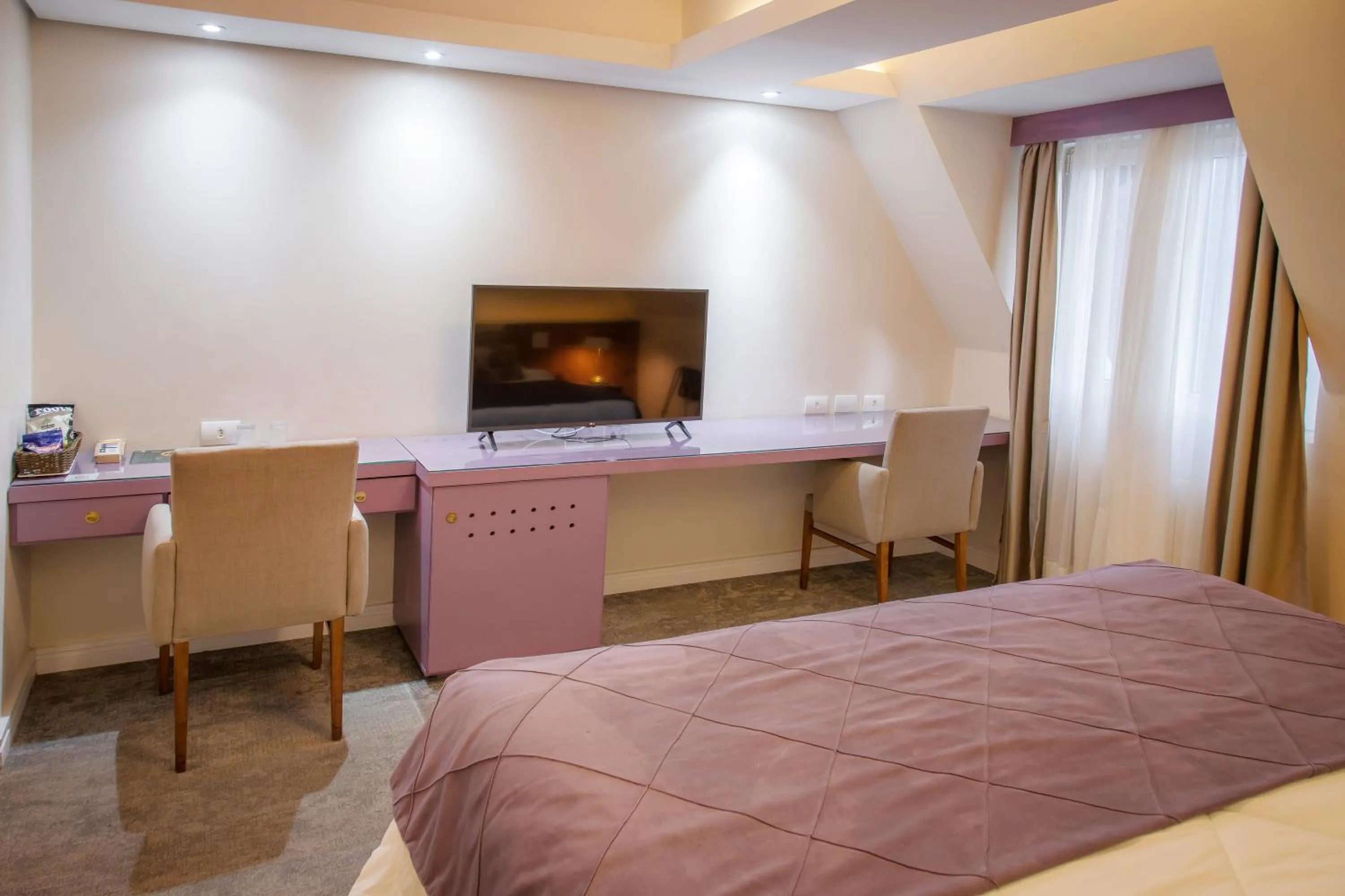 Photo of the whole room, Bed in Hotel Serra da Estrela