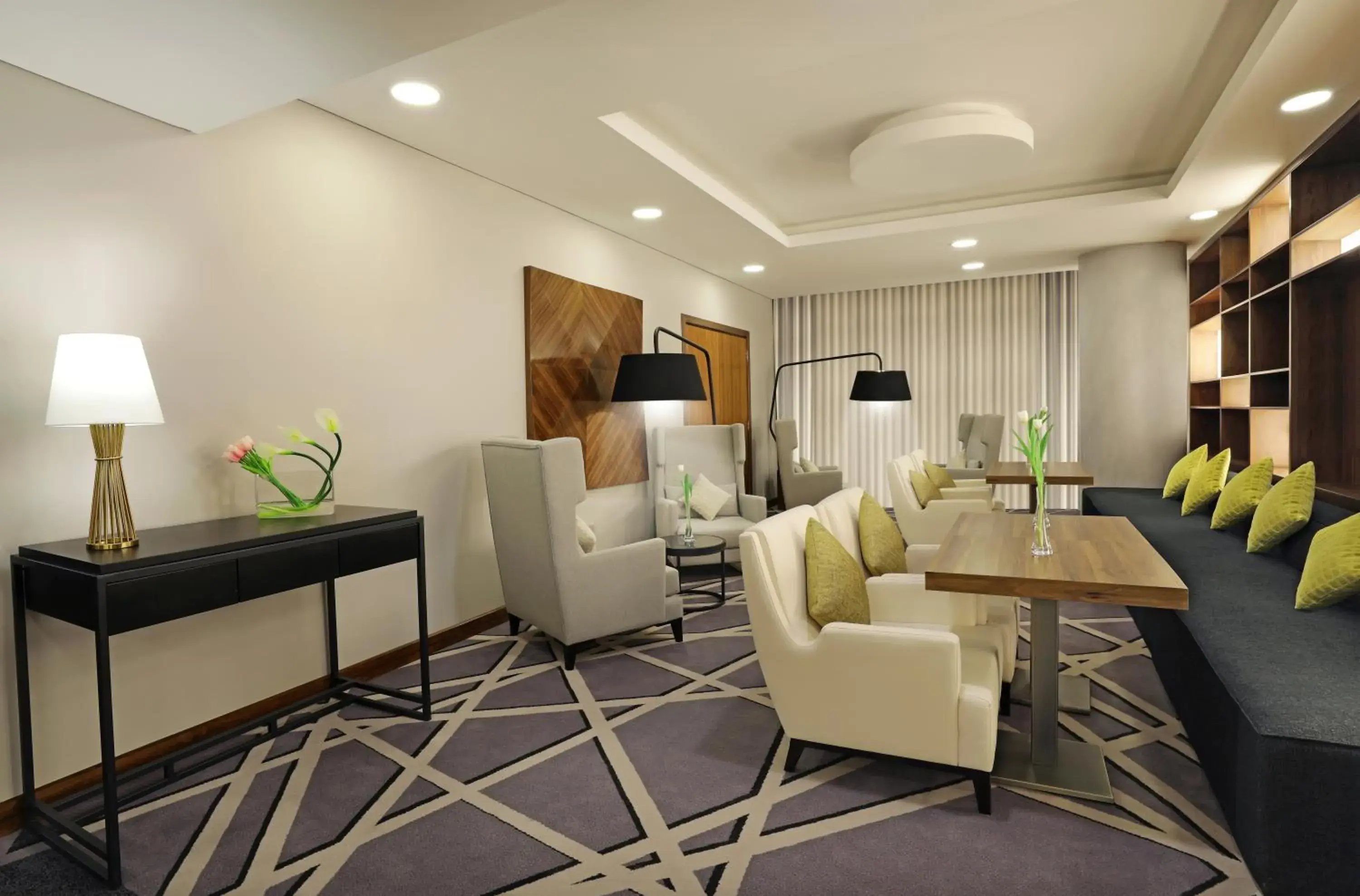 Lounge or bar in Millennium Madinah Airport Lounge or bar in Millennium Madinah Airport