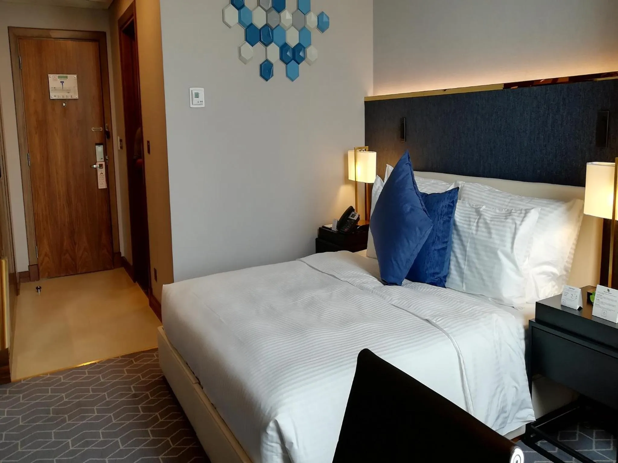 Bedroom, Bed in Millennium Madinah Airport