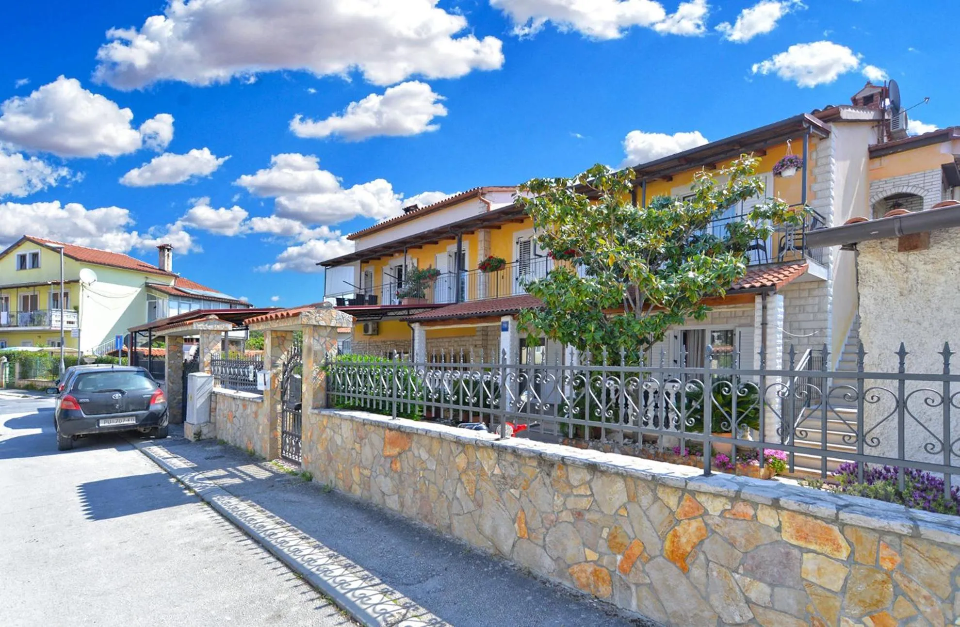 Apartments Mira 615