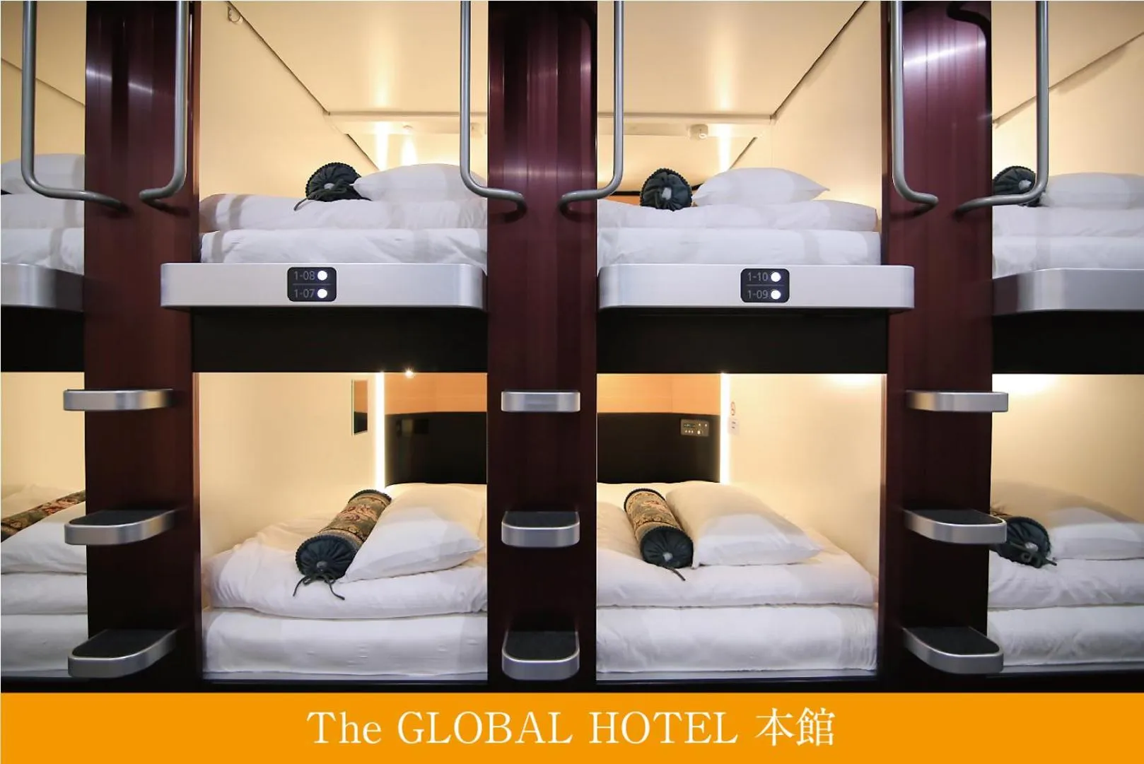 bunk bed, Bed in The Global Hotel Tokyo