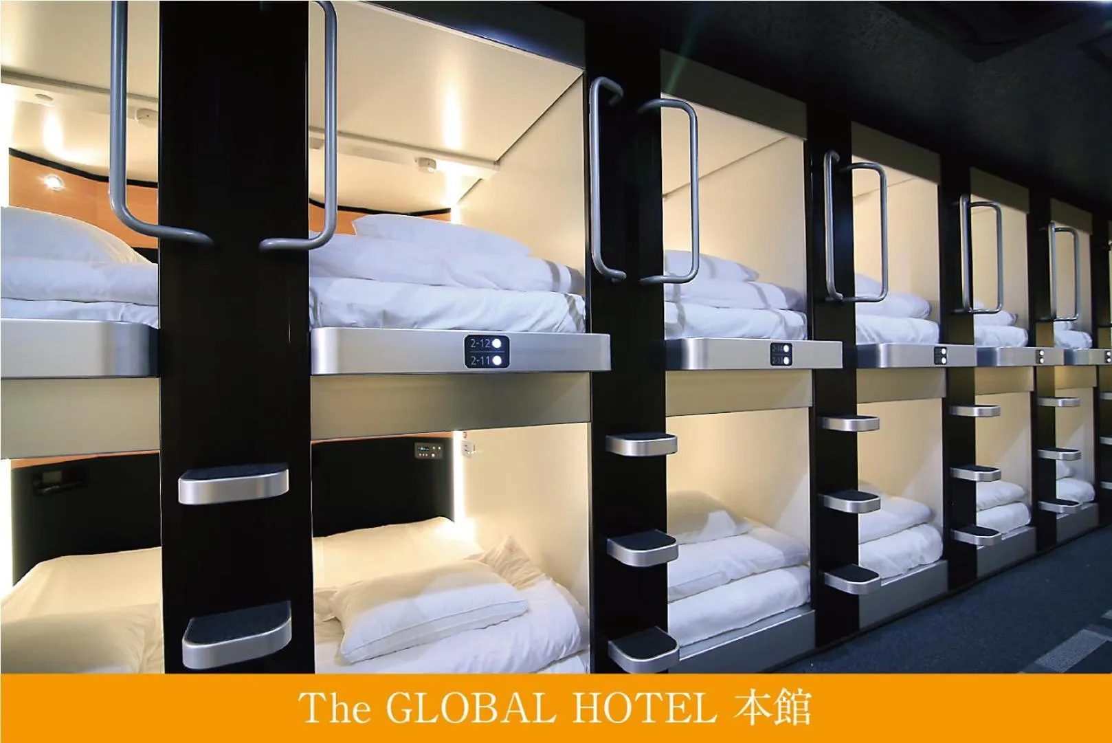 bunk bed, Bed in The Global Hotel Tokyo