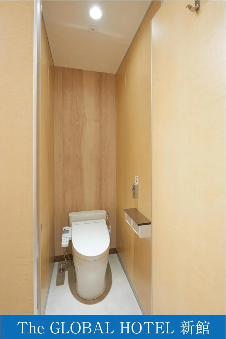Toilet in The Global Hotel Tokyo