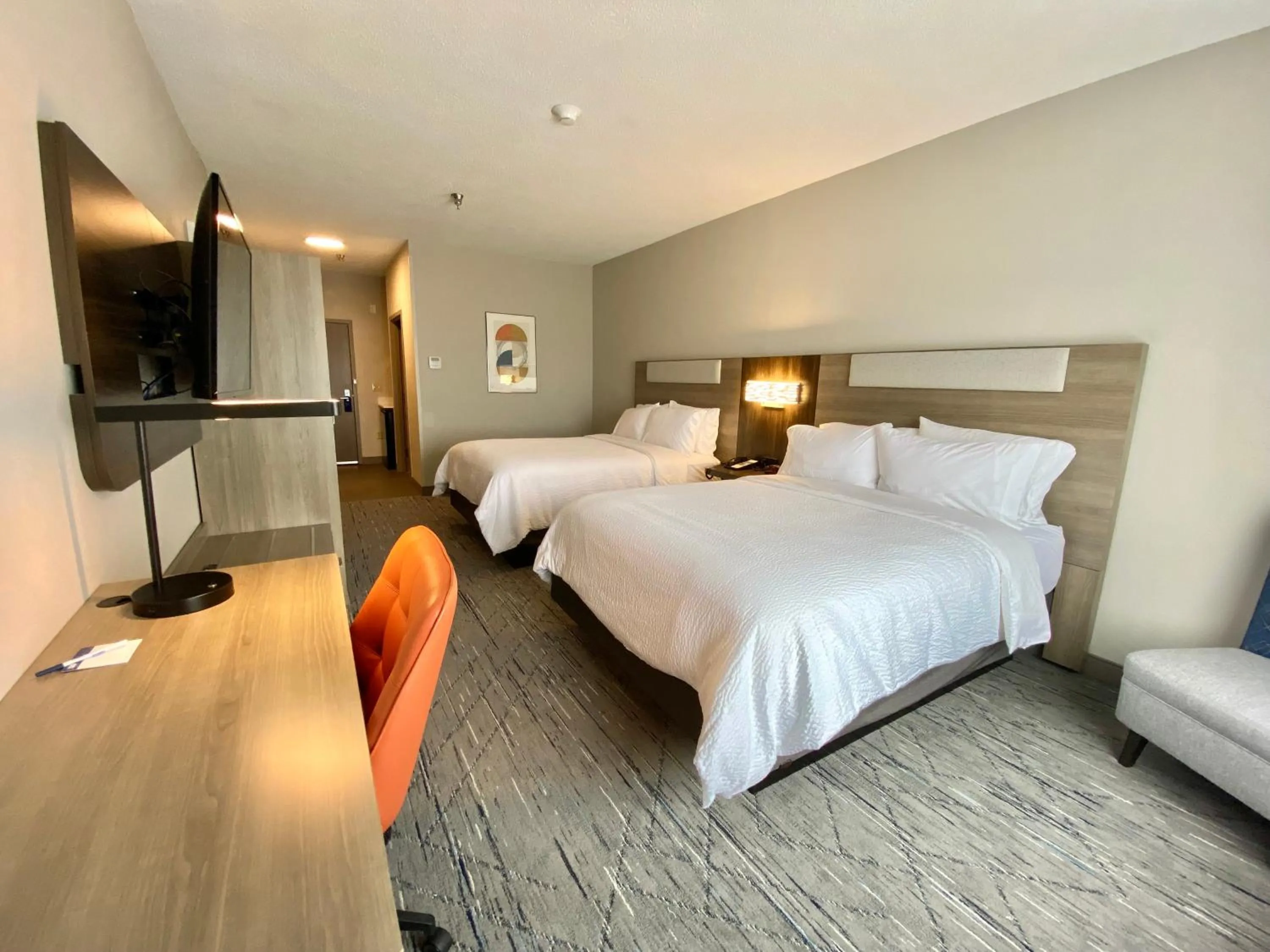 Bedroom, Bed in Holiday Inn Express & Suites Elyria by IHG