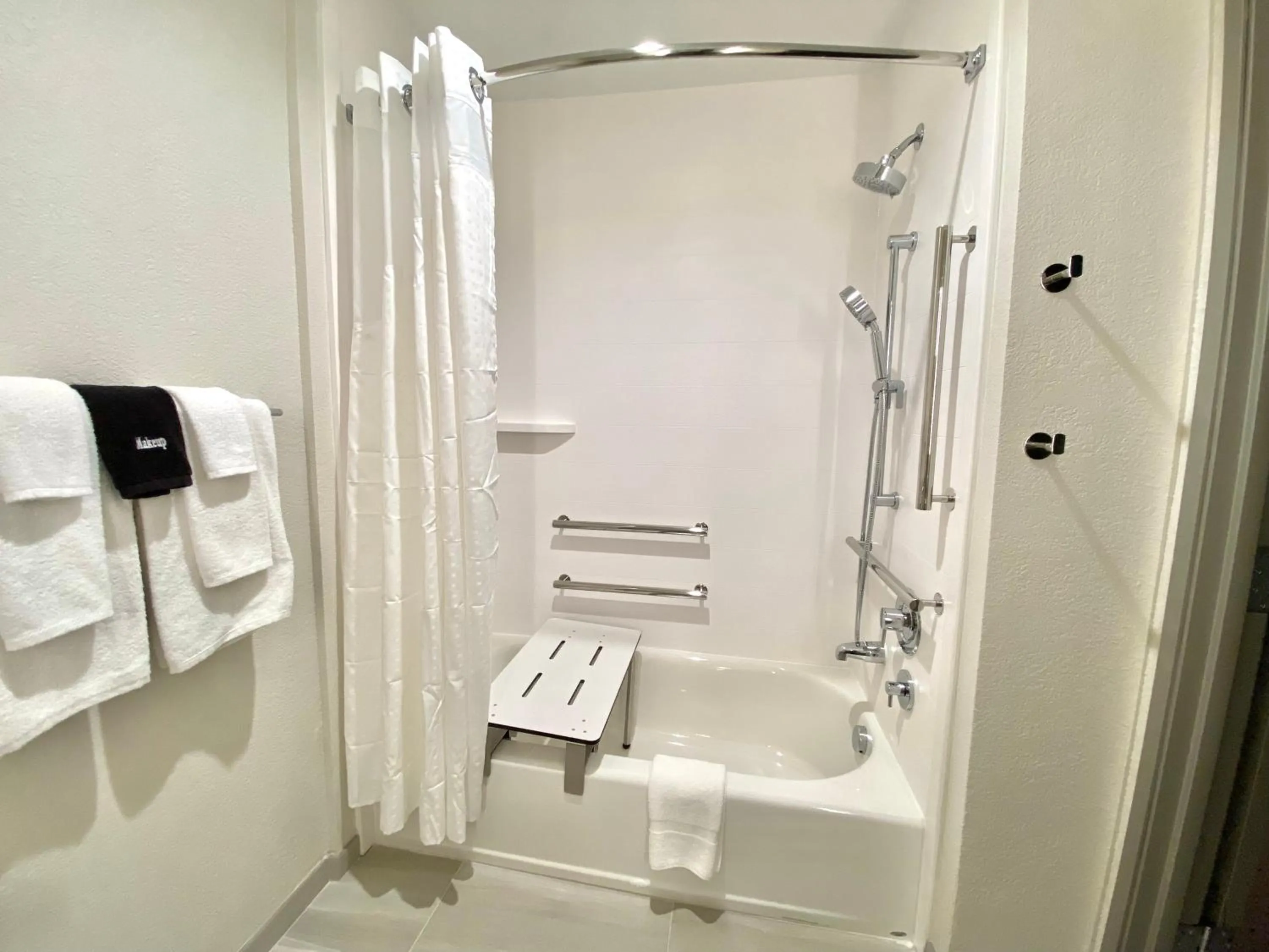 Bathroom in Holiday Inn Express & Suites Elyria by IHG