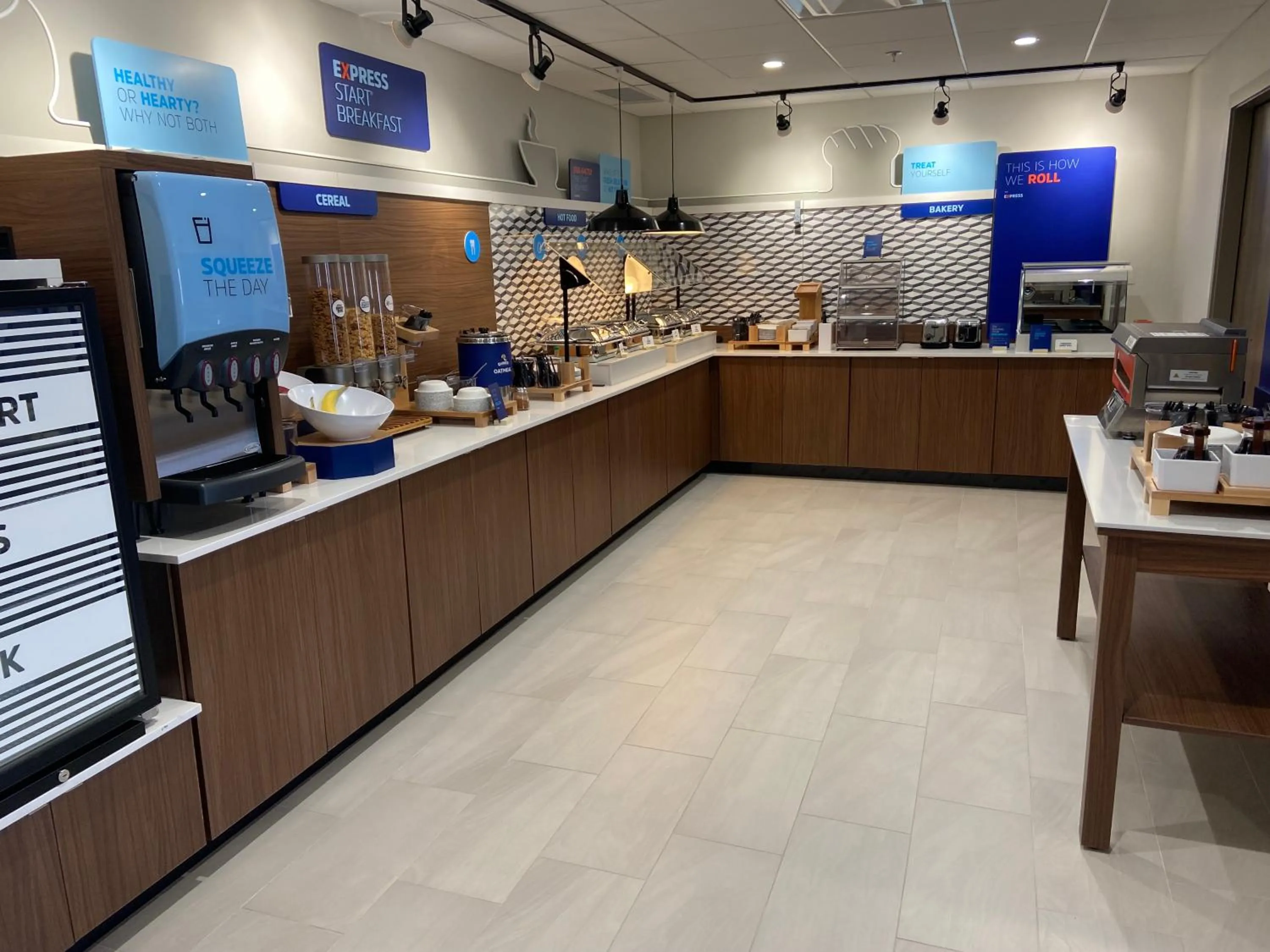 Food and drinks in Holiday Inn Express & Suites Elyria by IHG