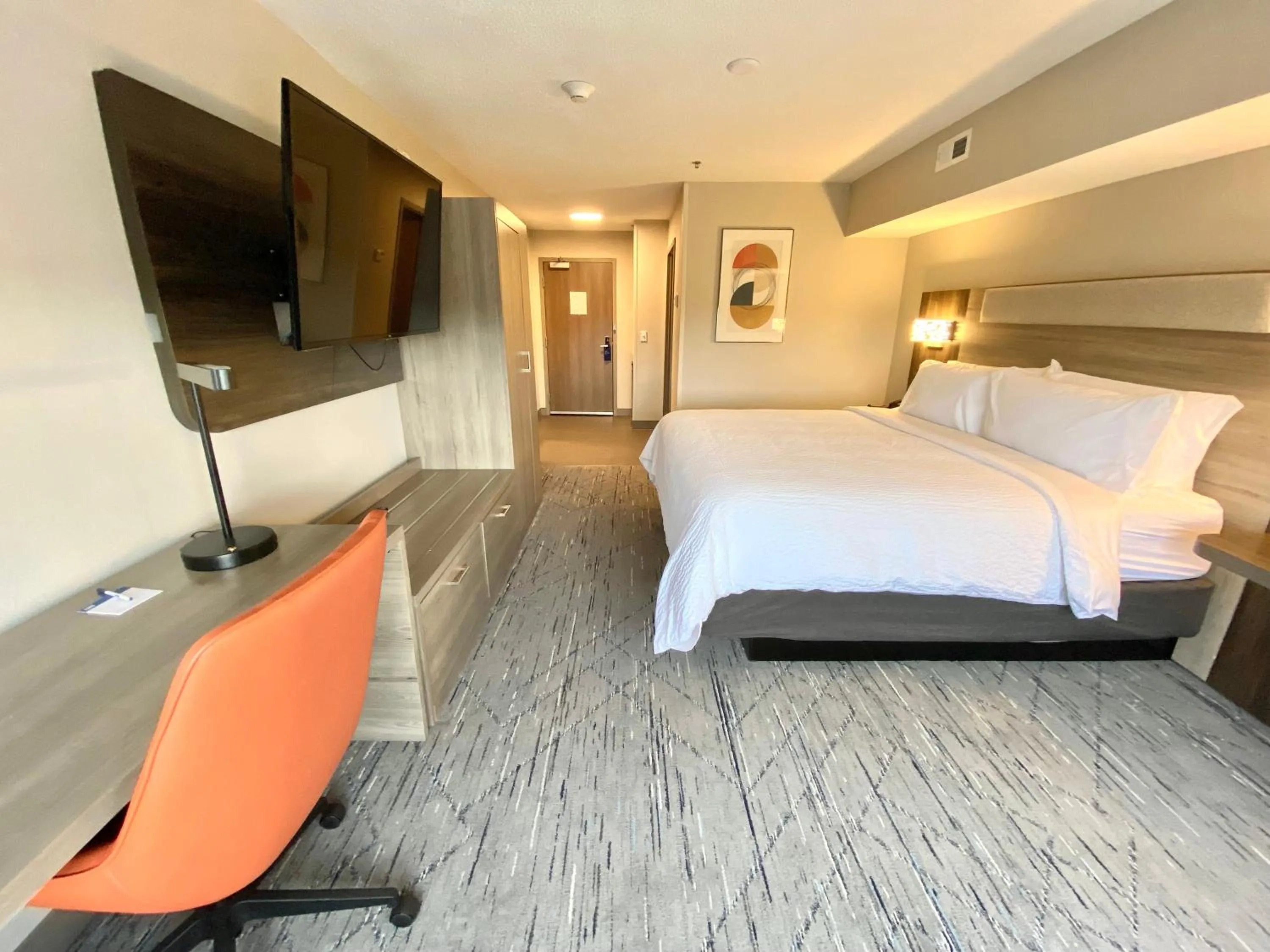 Bedroom, Bed in Holiday Inn Express & Suites Elyria by IHG