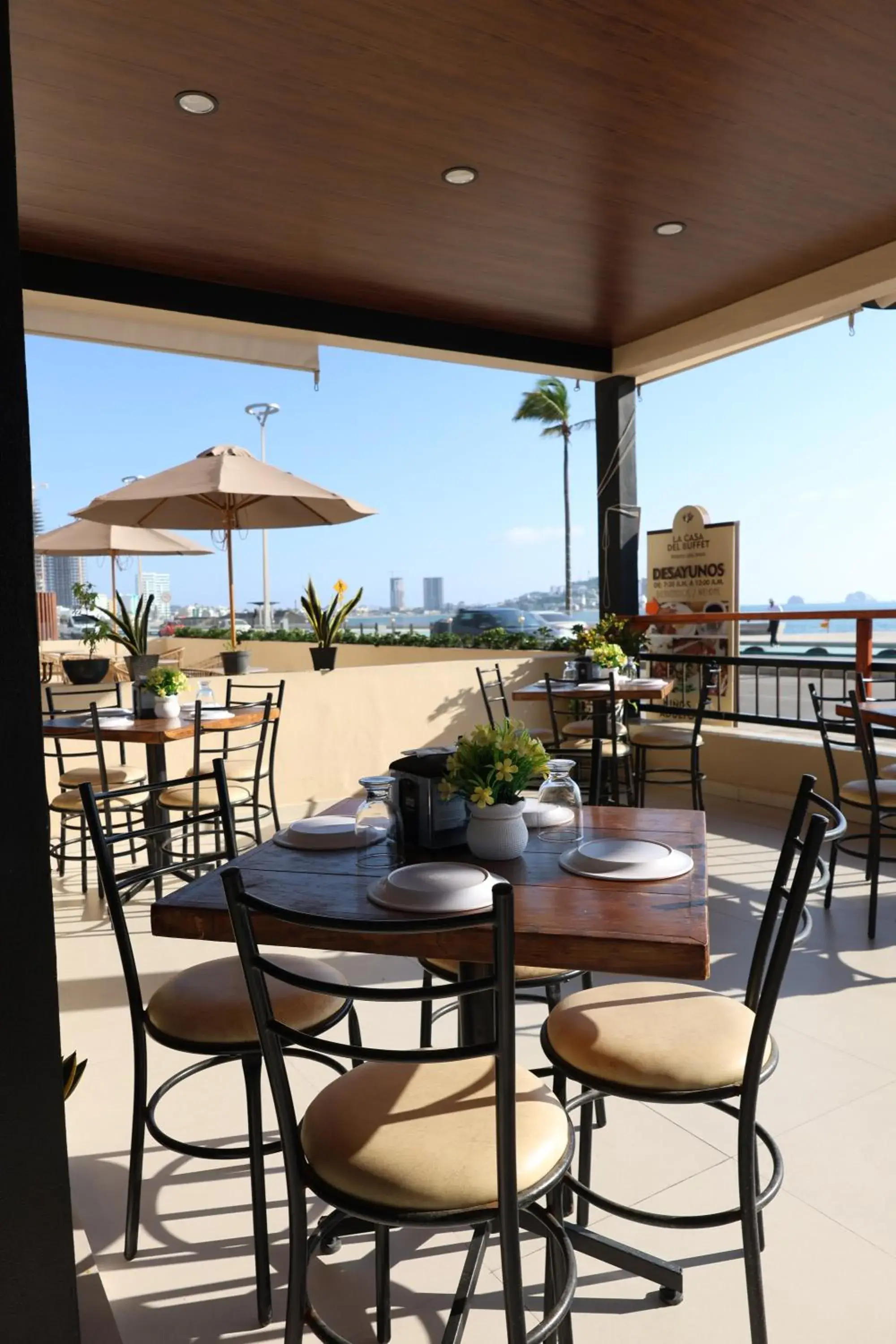 Restaurant/places to eat in Hotel Sands Arenas Restaurant/places to eat in Hotel Sands Arenas